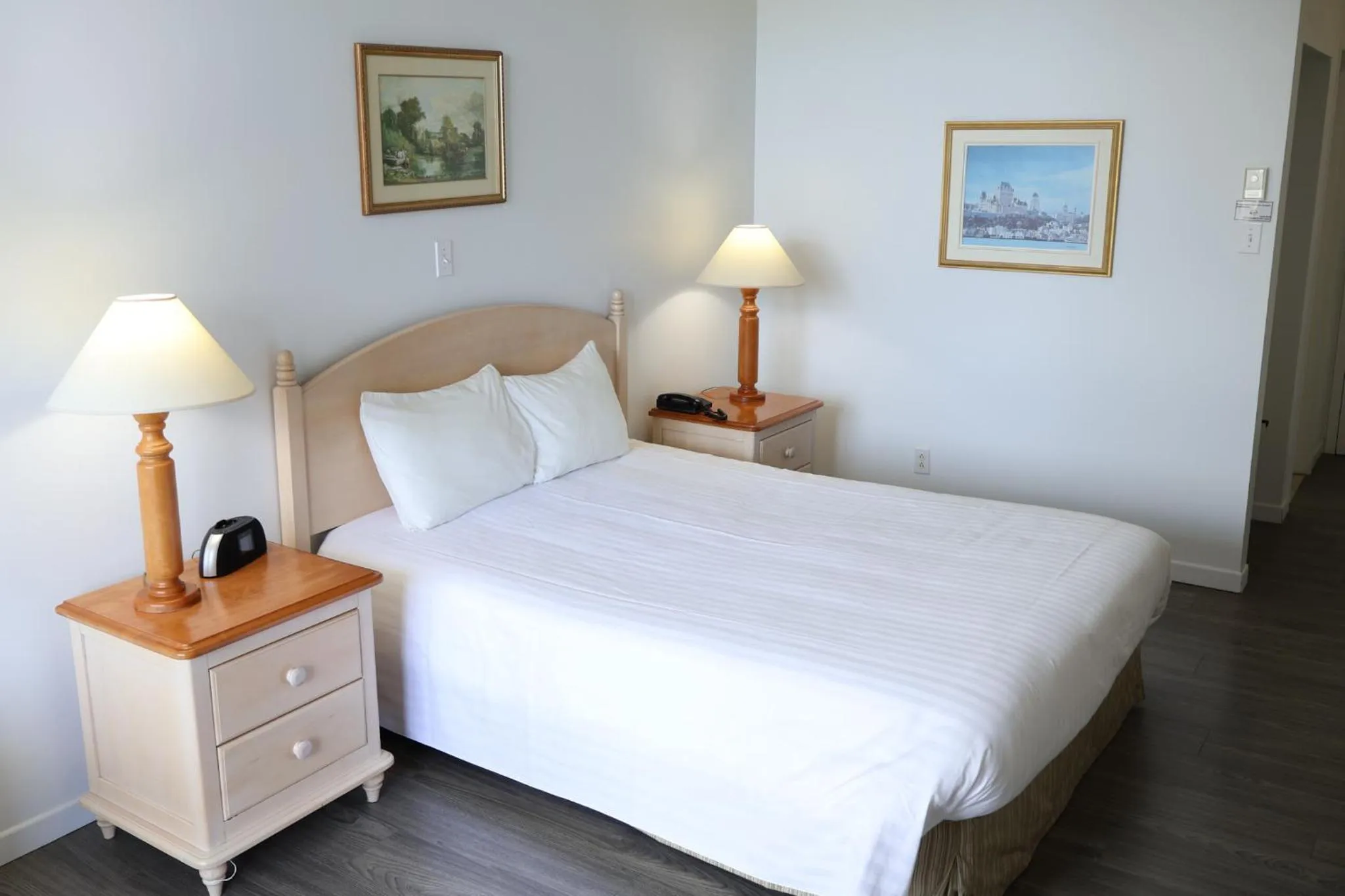 Bedroom, Bed in Hôtel au Petit Berger