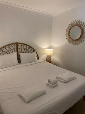 Bed in Tallow Beach Motel