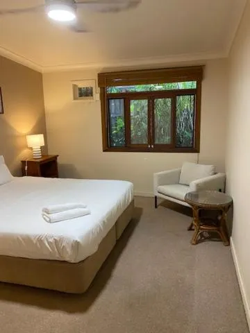 Bed in Tallow Beach Motel