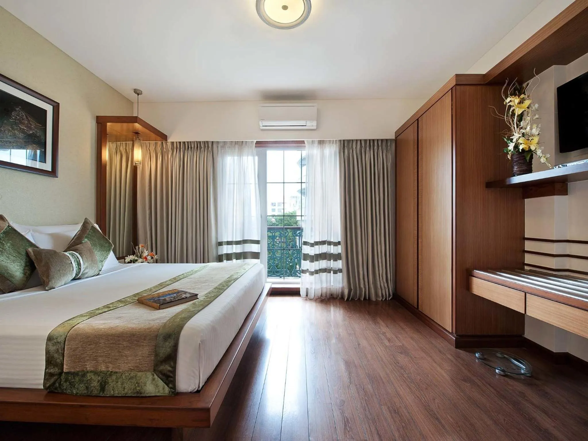 Day, Bed in Grand Residency Hotel & Serviced Apartments