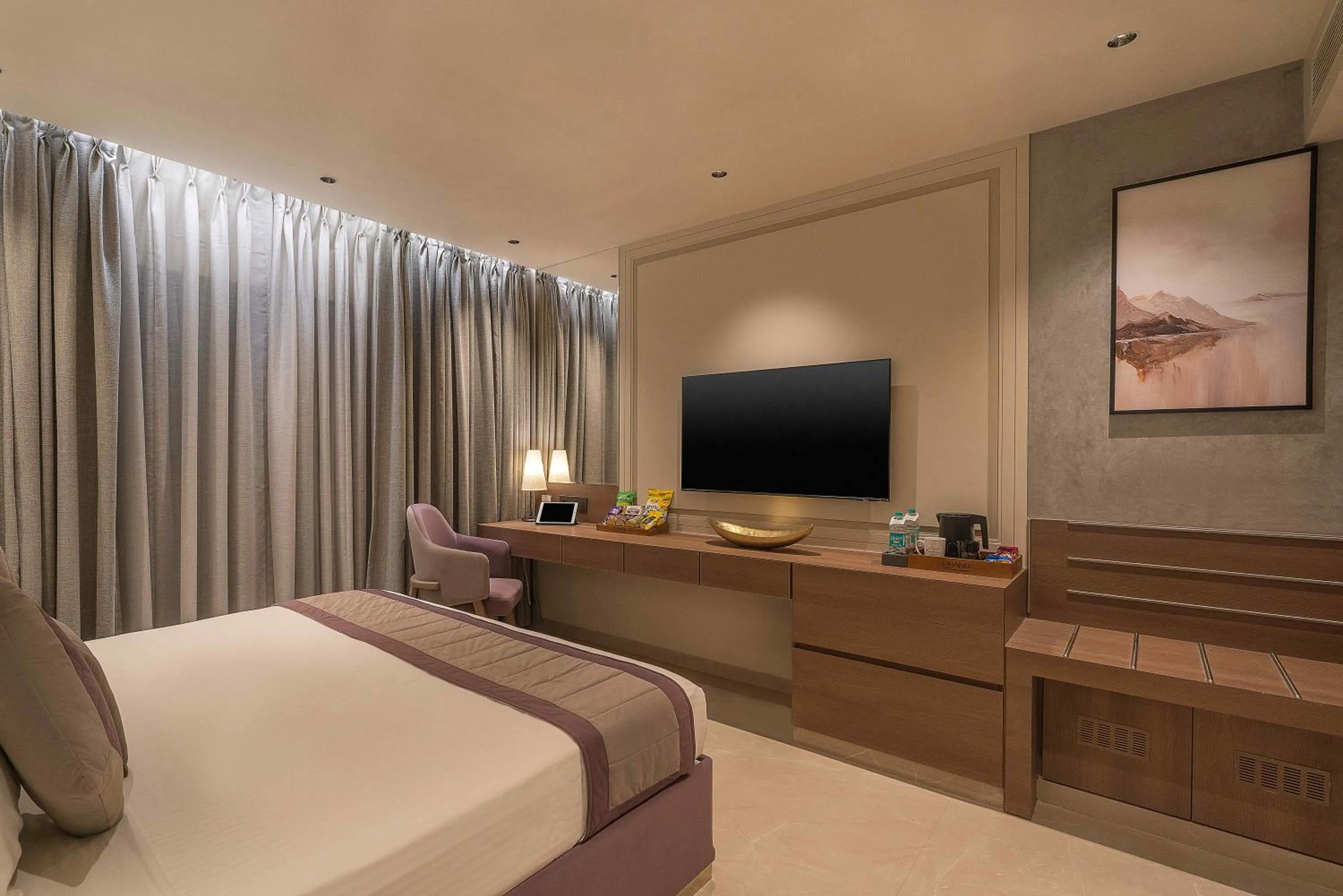 TV and multimedia, Bed in Grand Residency Hotel & Serviced Apartments