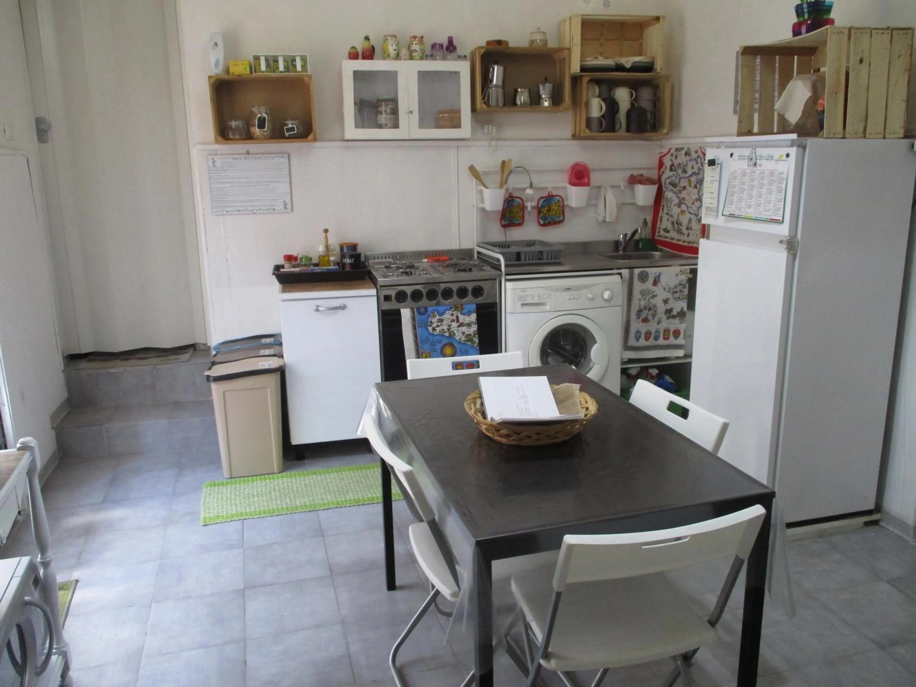 Communal kitchen in Palazzo Ruisi