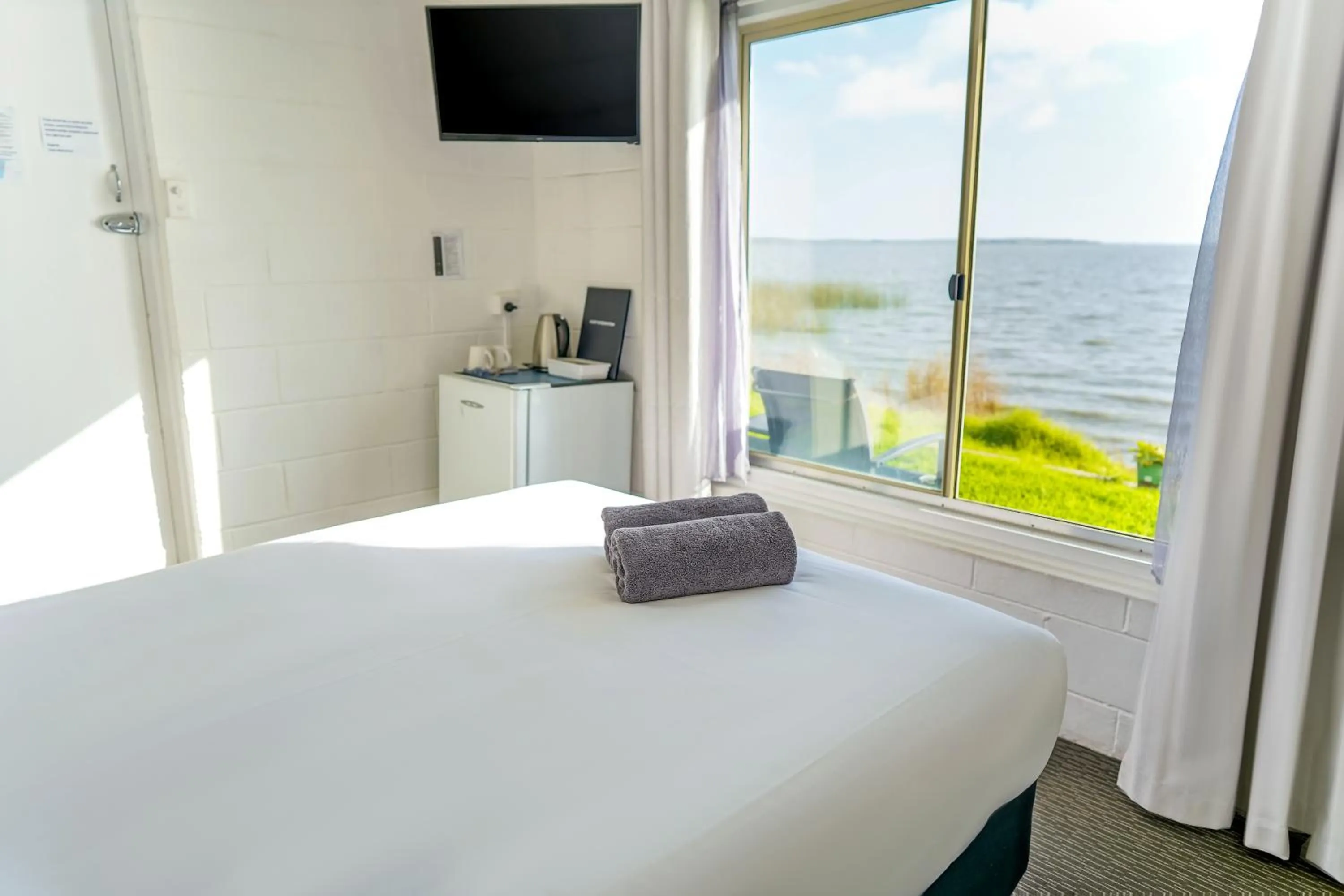 Lake view in Meningie Waterfront Motel