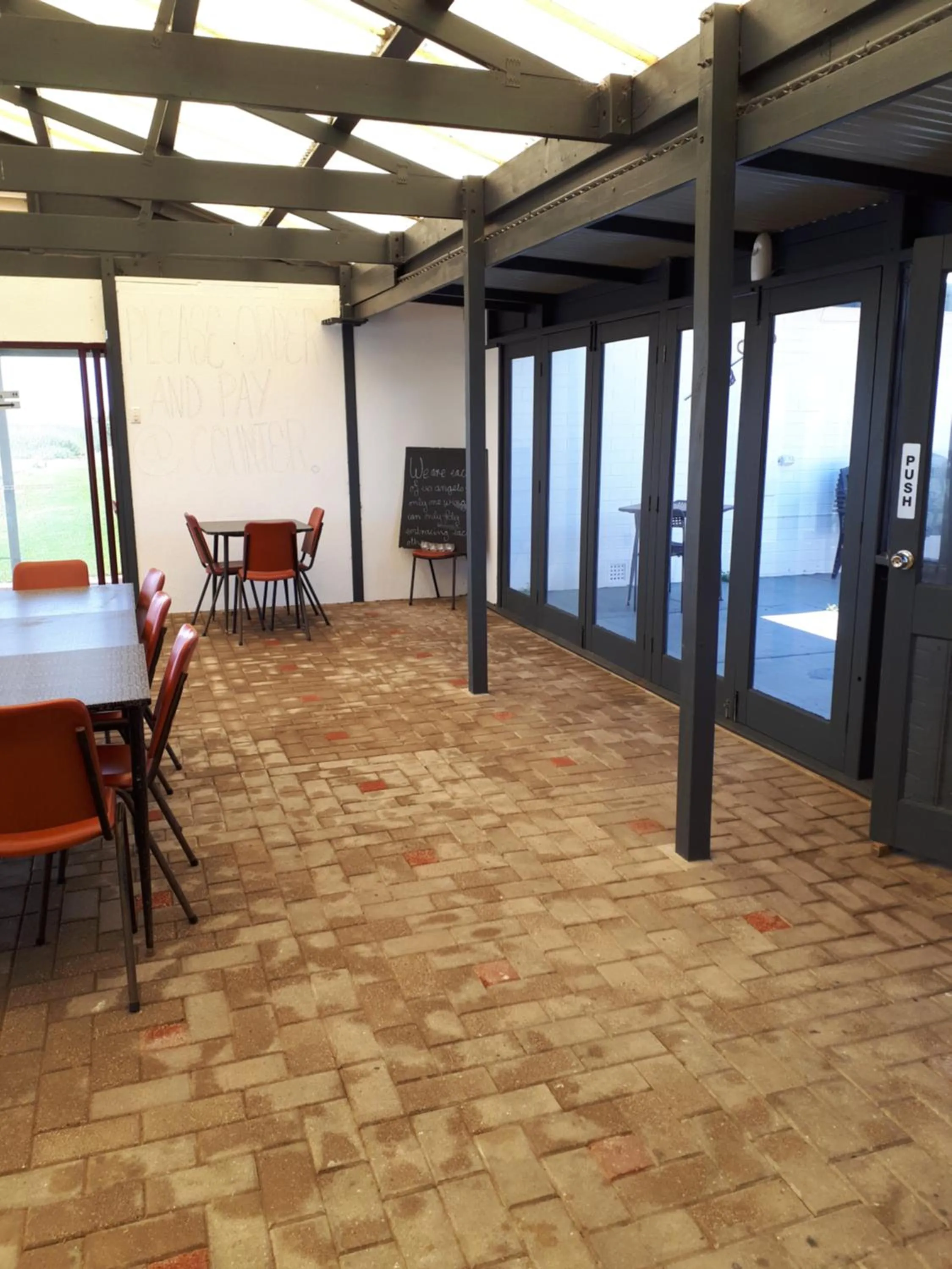 Patio in Meningie Waterfront Motel