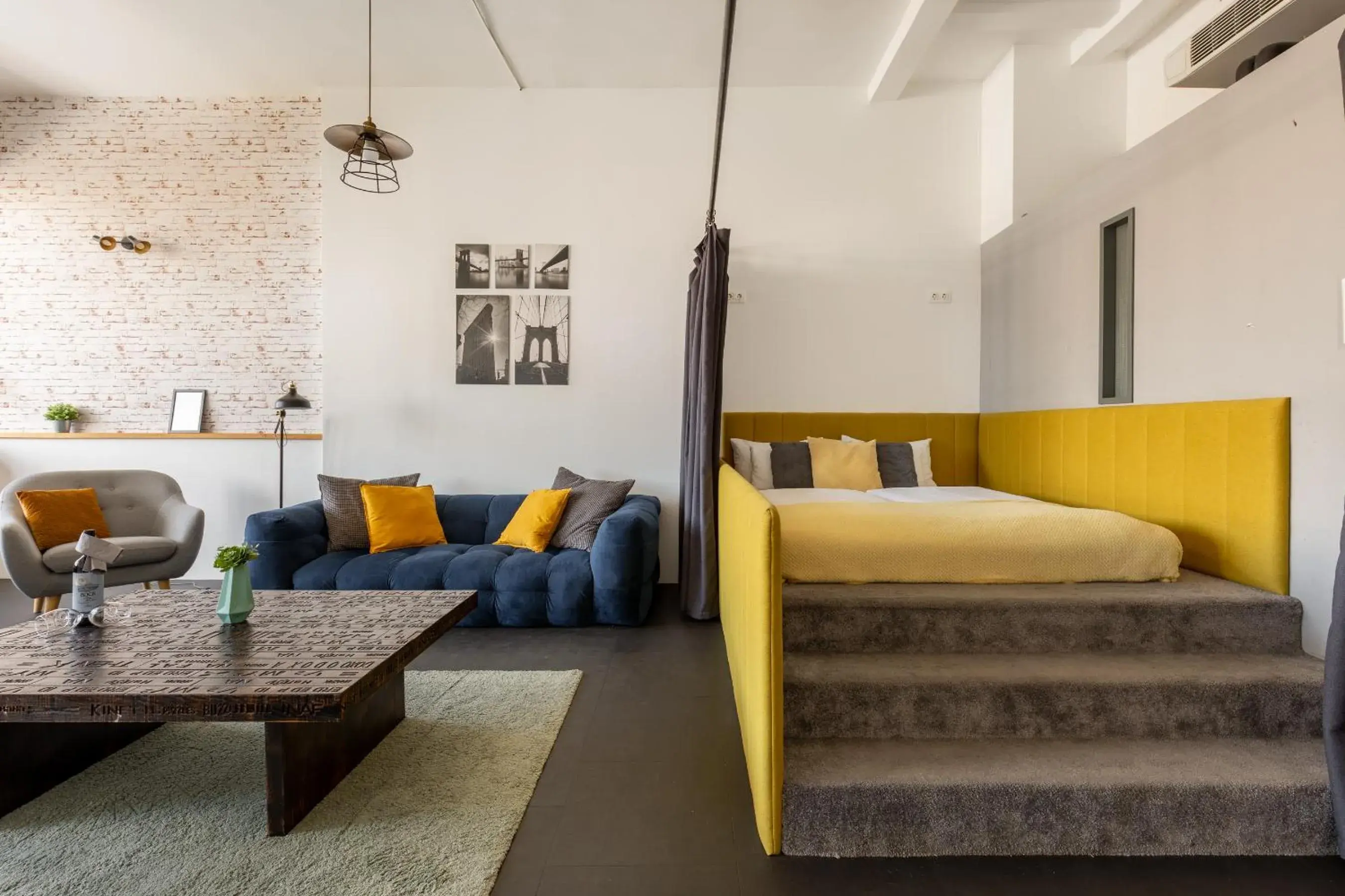 Living room, Seating Area in LOFT Astoria