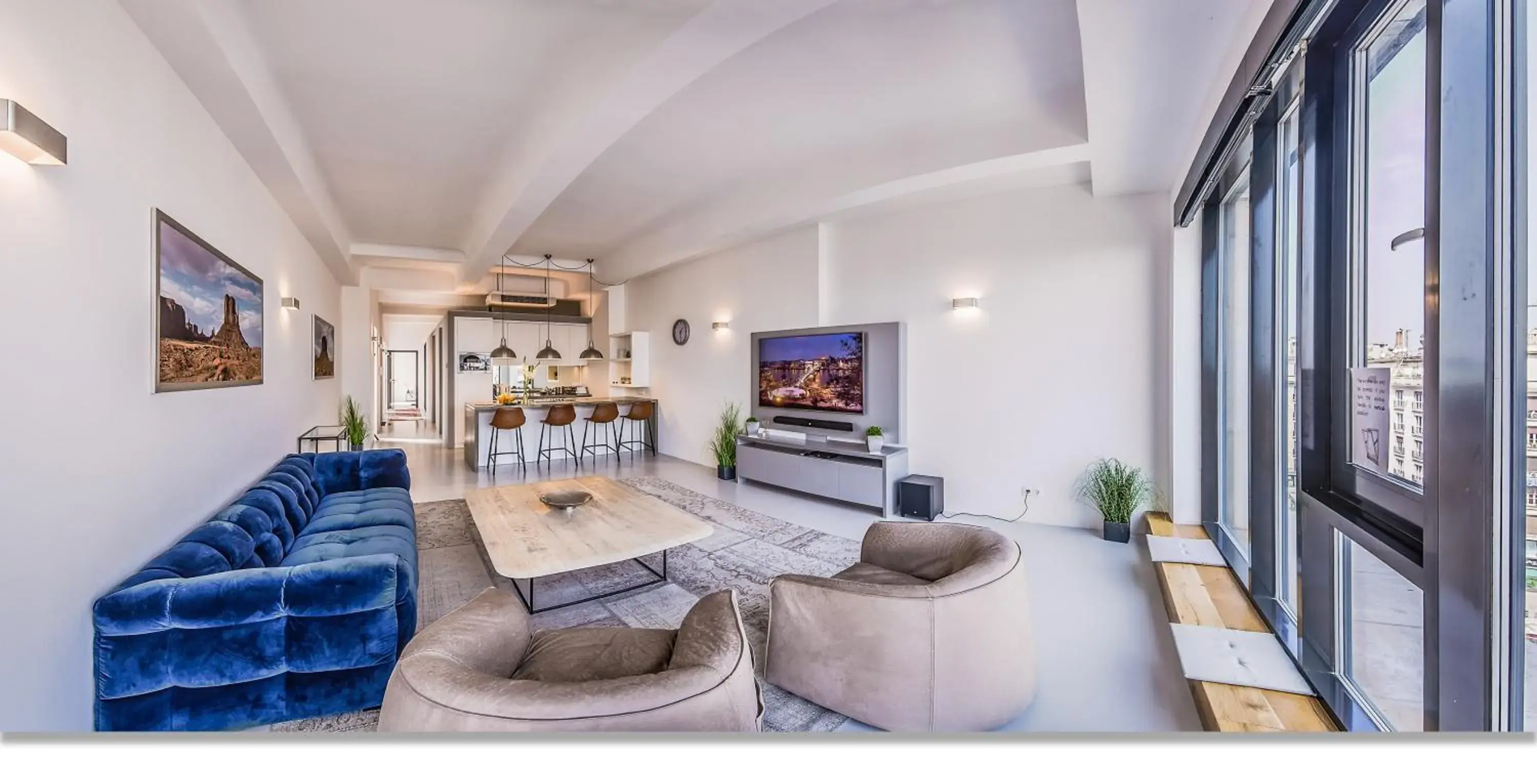 TV and multimedia, Seating Area in LOFT Astoria