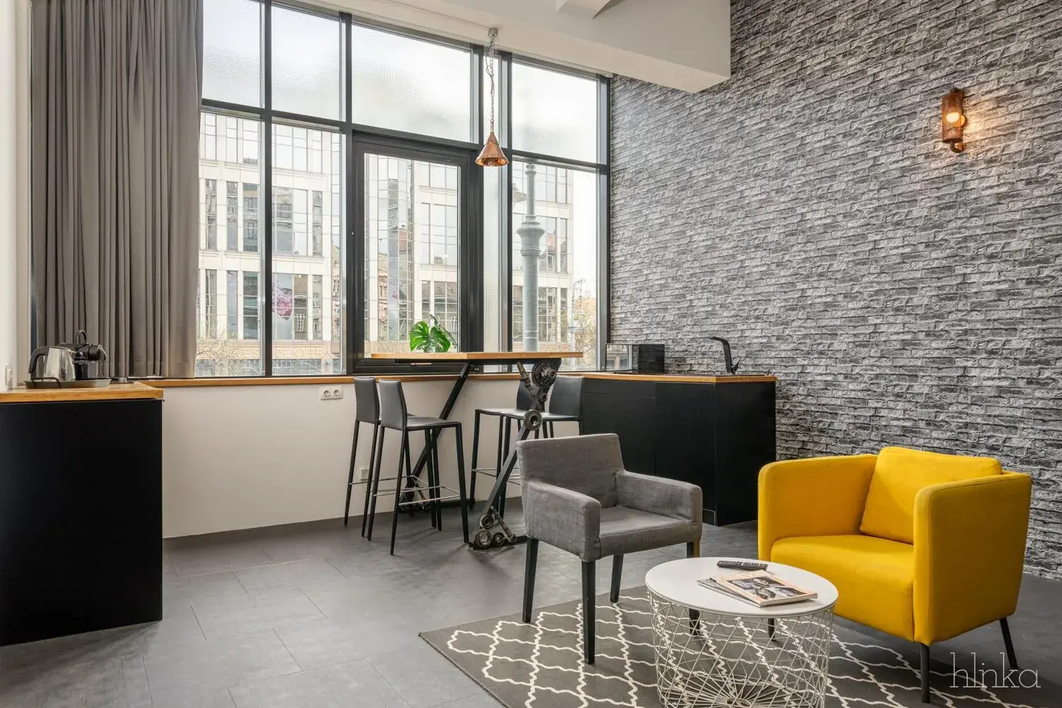 Seating area in LOFT Astoria