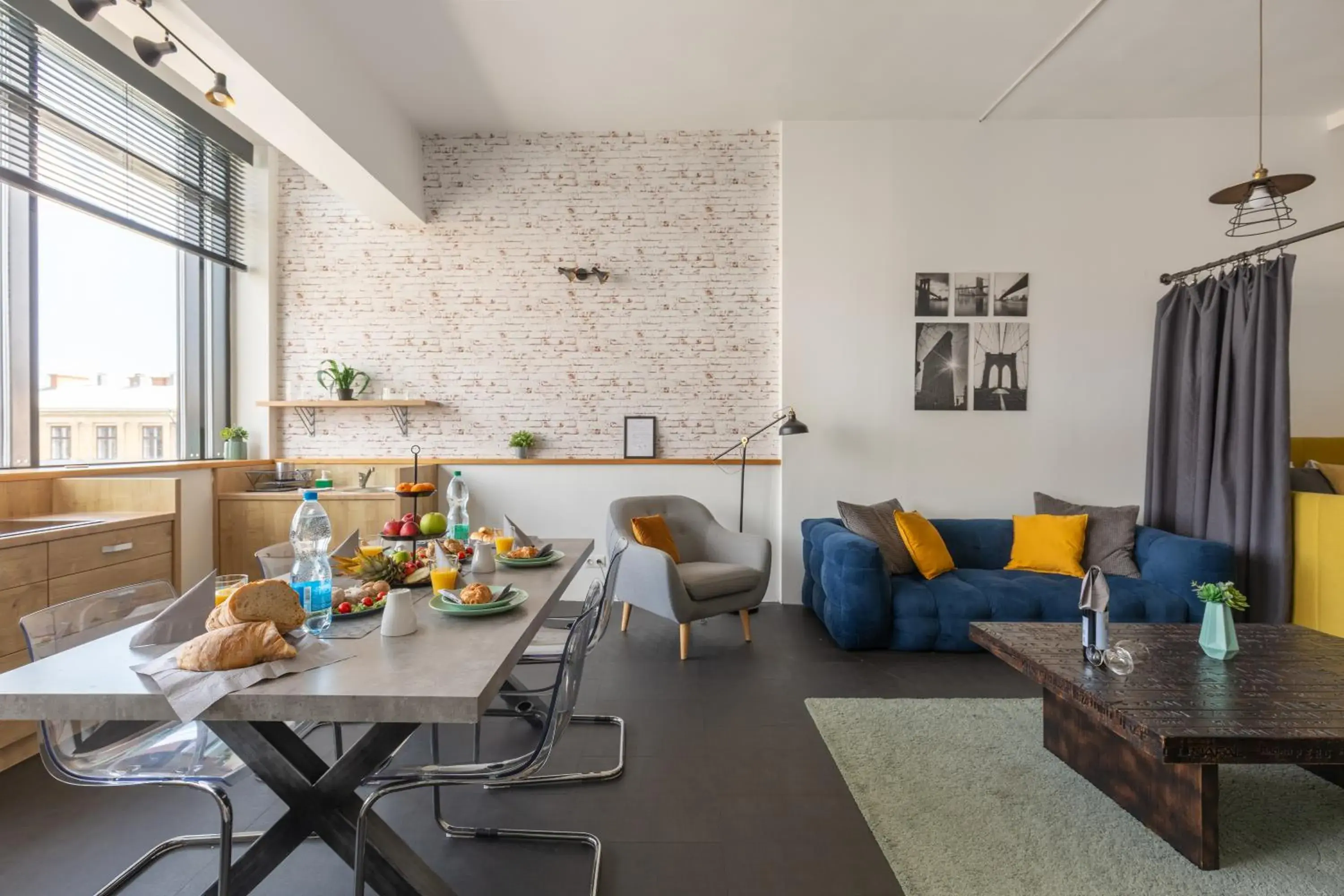 Living room in LOFT Astoria