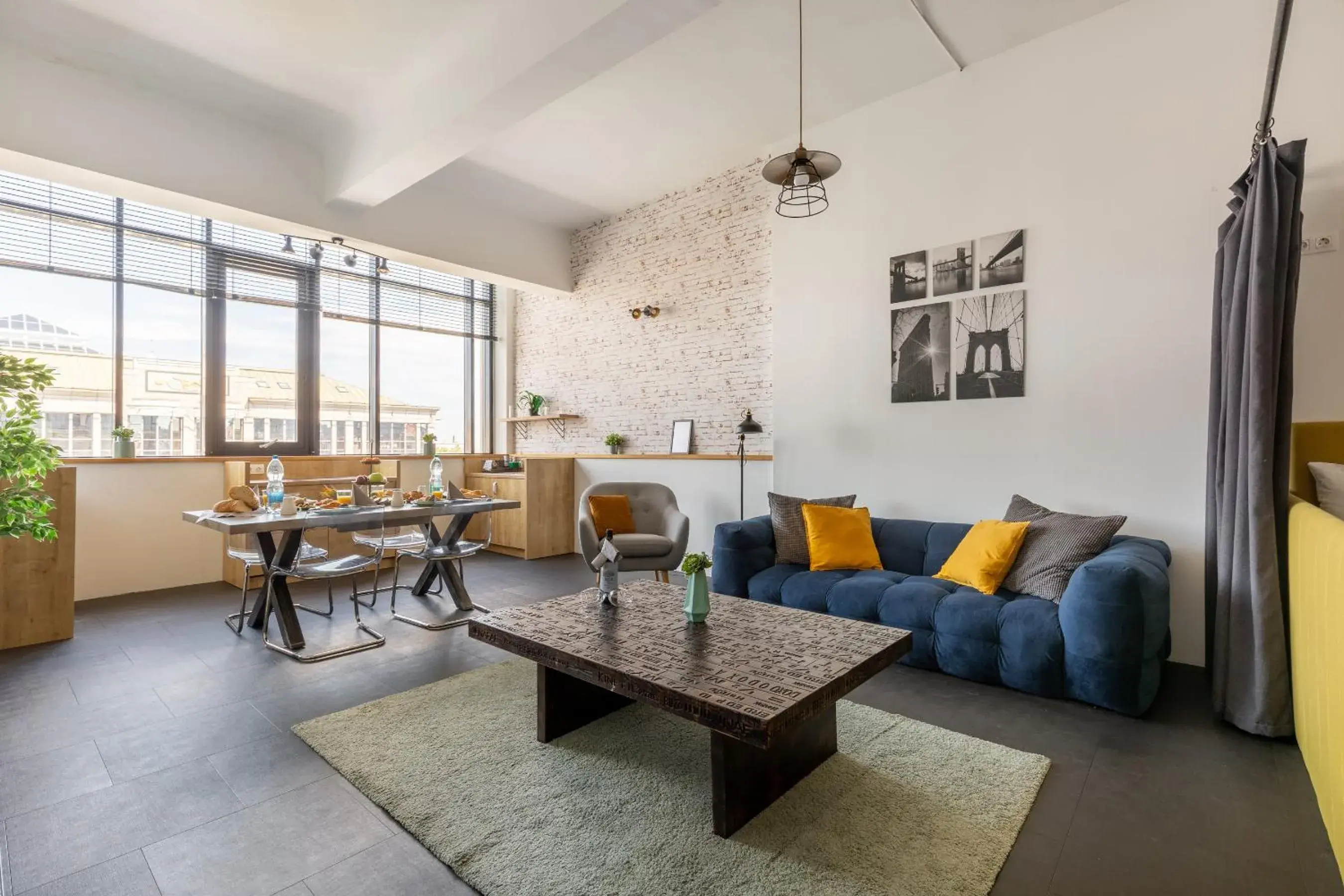 Seating Area in LOFT Astoria