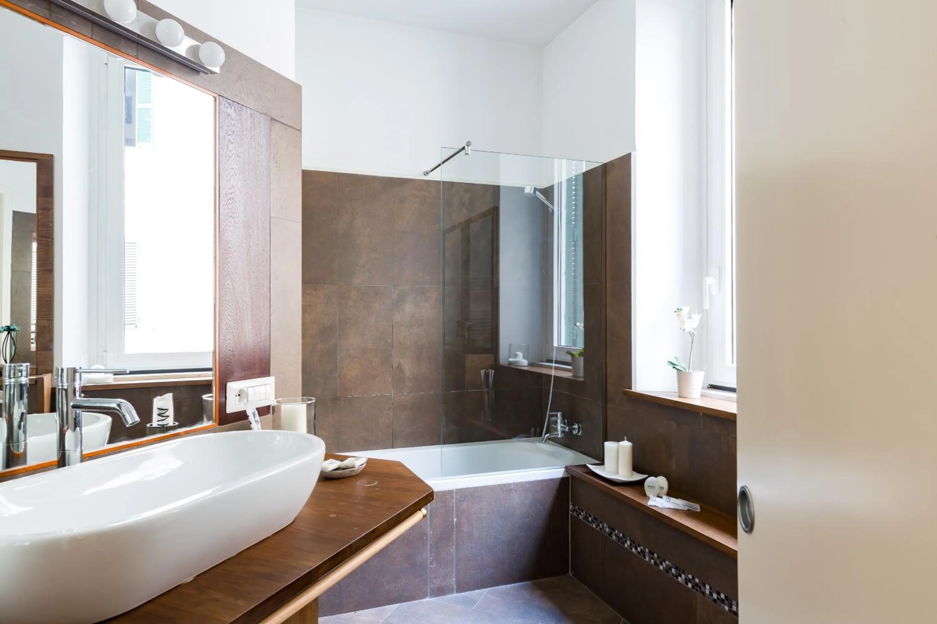 Bathroom in The Royal Story