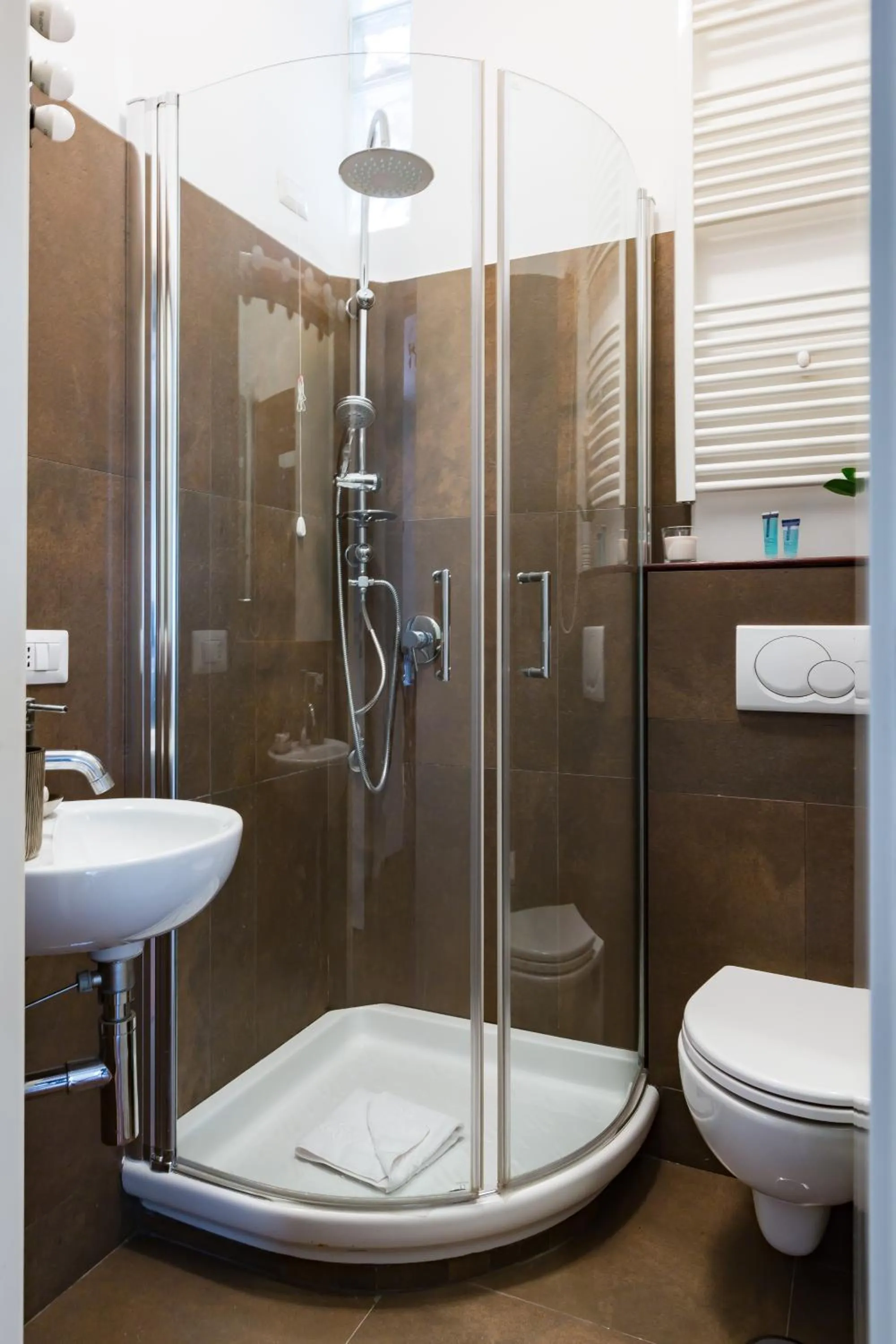 Bathroom in The Royal Story