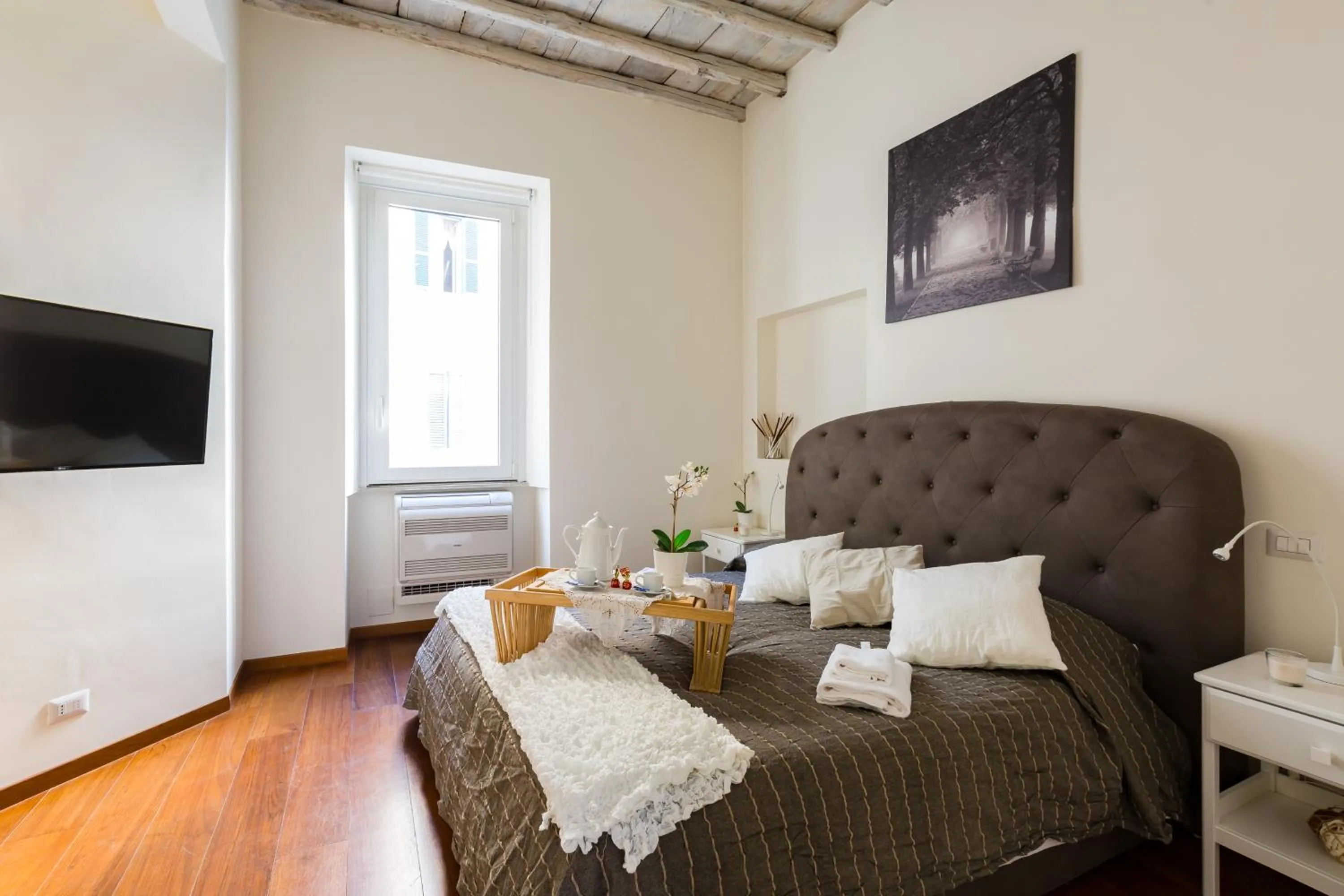 Bedroom in The Royal Story