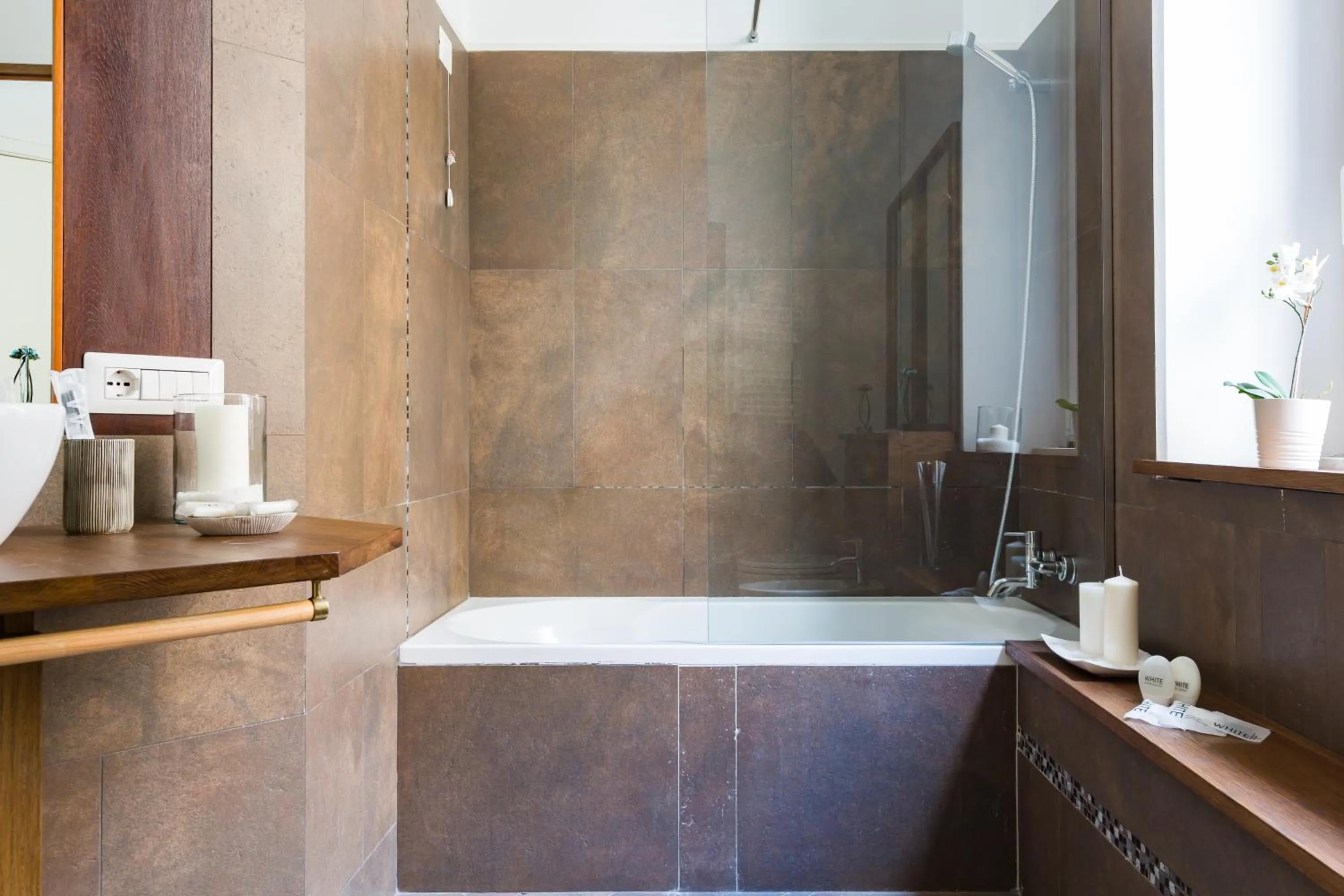 Bathroom in The Royal Story