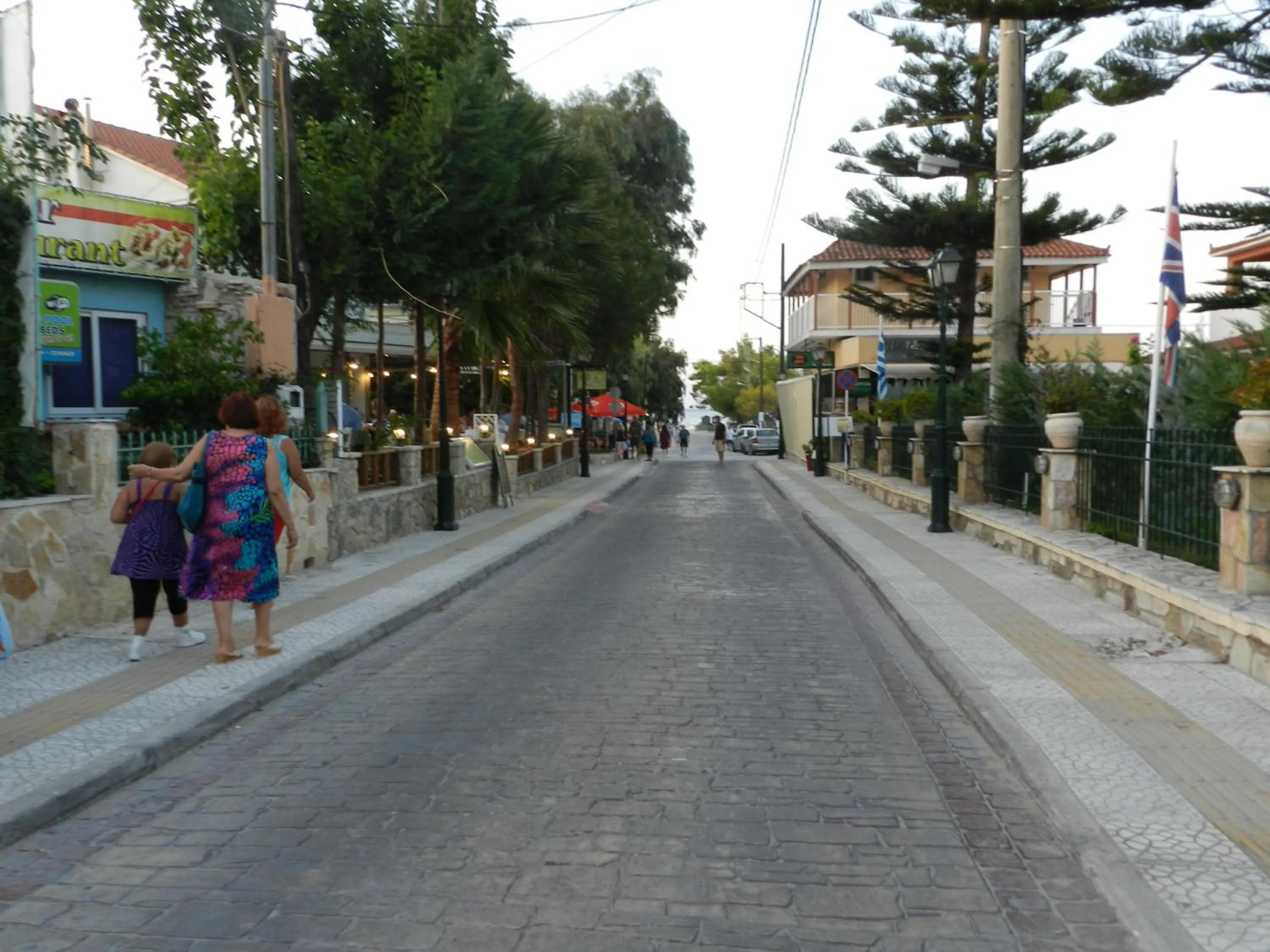 Restaurant/places to eat in Infinity blue beach apartments - Renovated Apartments 2 Minutes from the Sea & Pool with Scenic Views