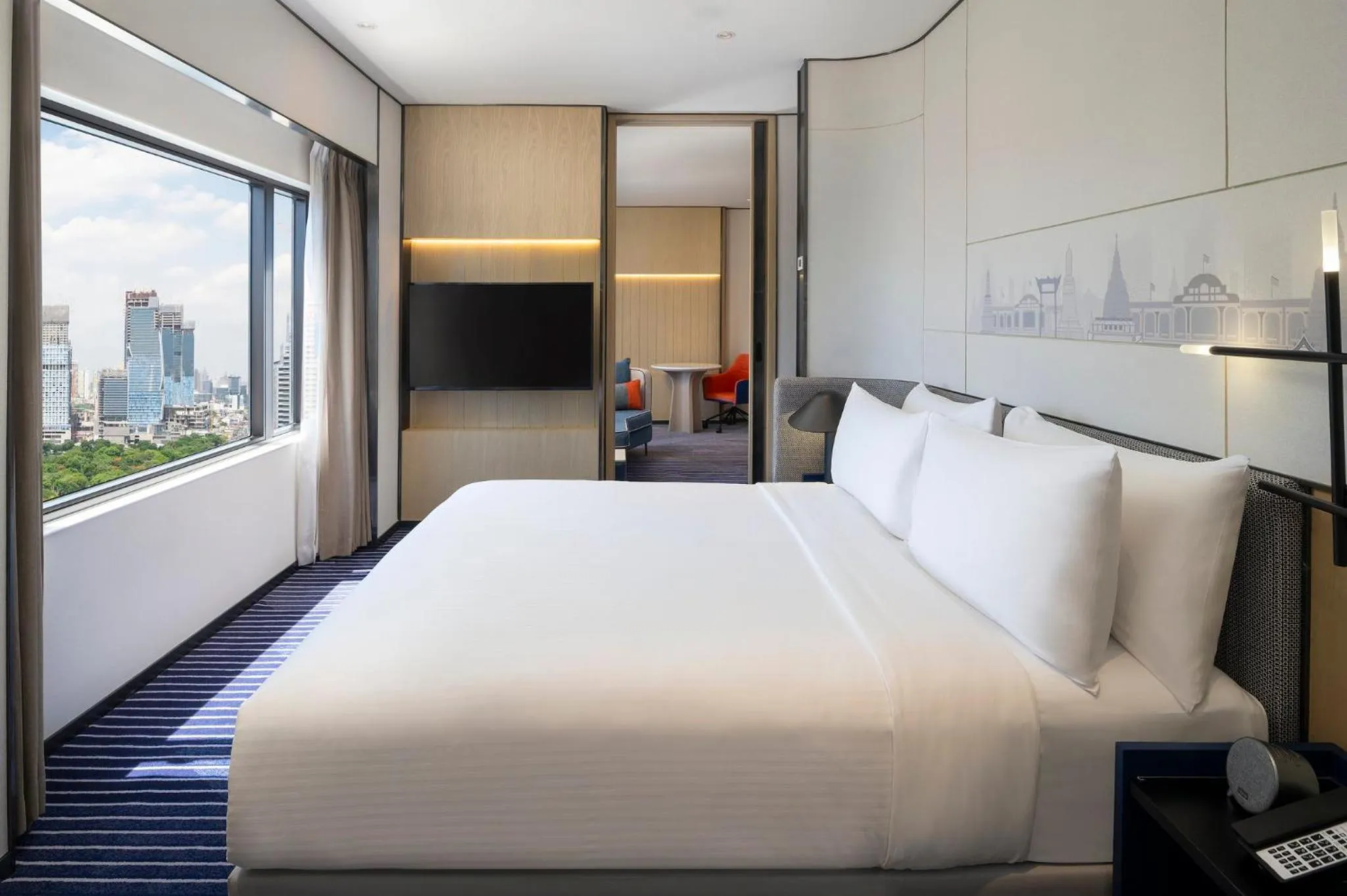 Photo of the whole room, Bed in Crowne Plaza Bangkok Lumpini Park by IHG