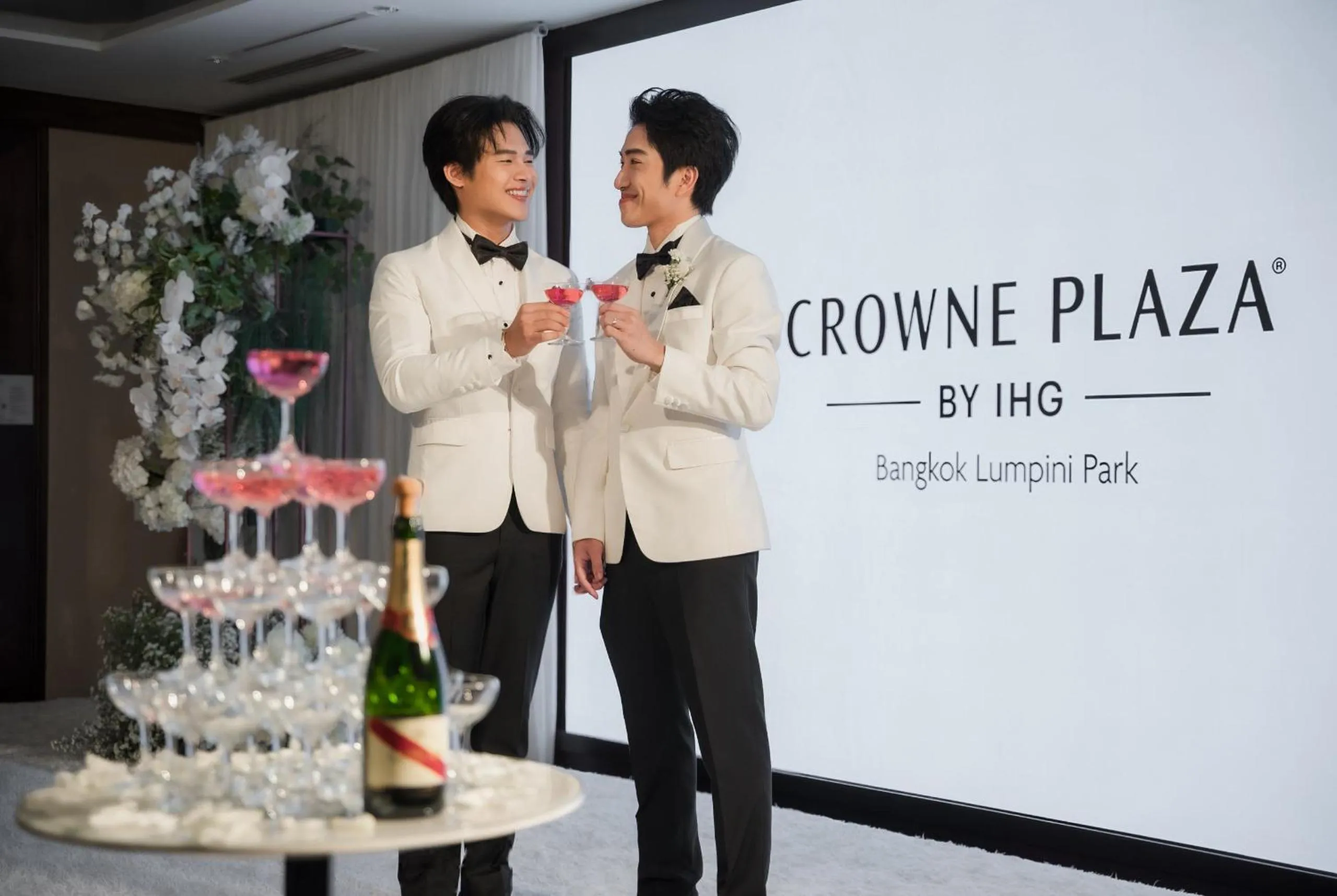 Meeting/conference room in Crowne Plaza Bangkok Lumpini Park by IHG