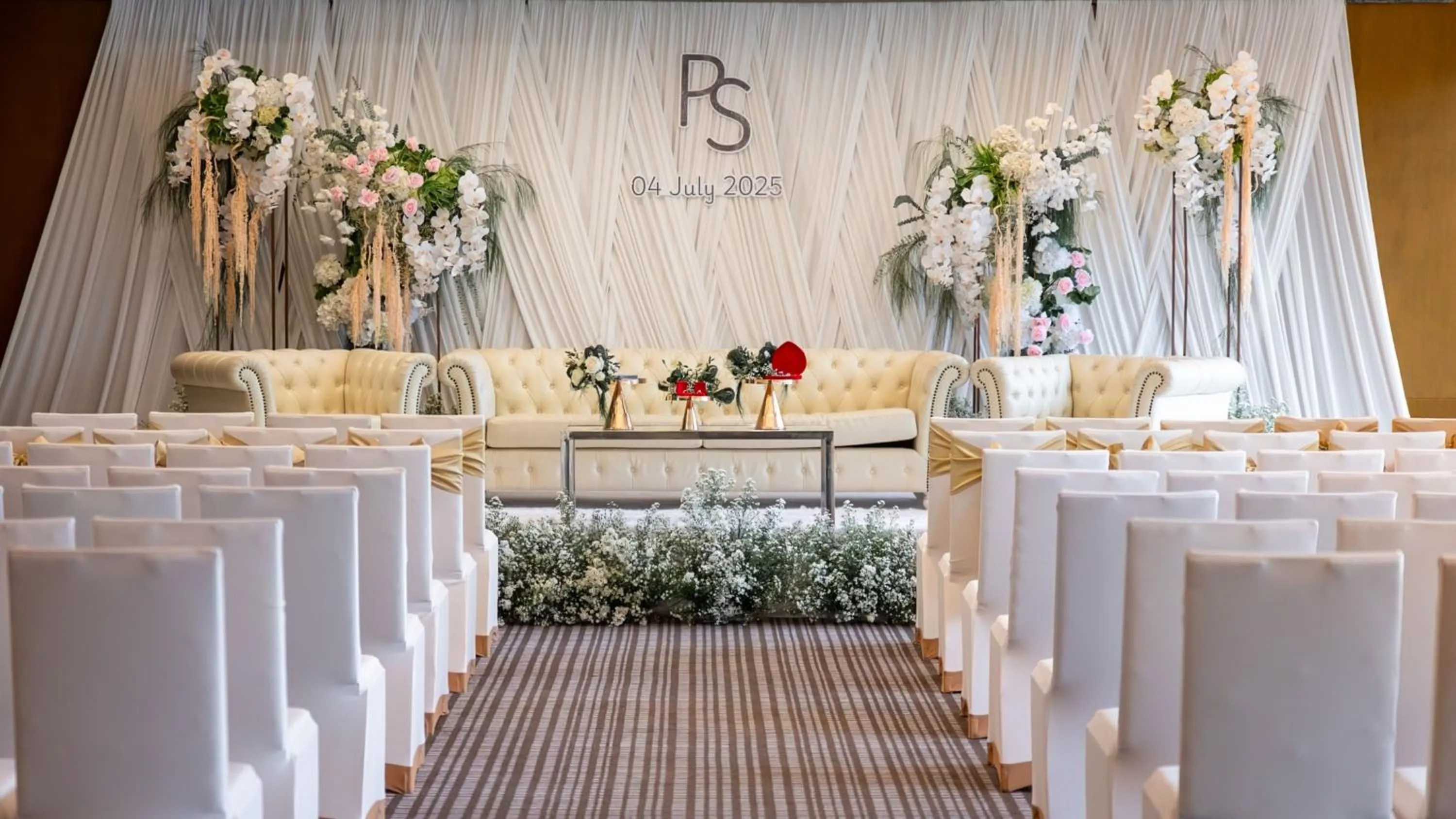 Meeting/conference room in Crowne Plaza Bangkok Lumpini Park by IHG