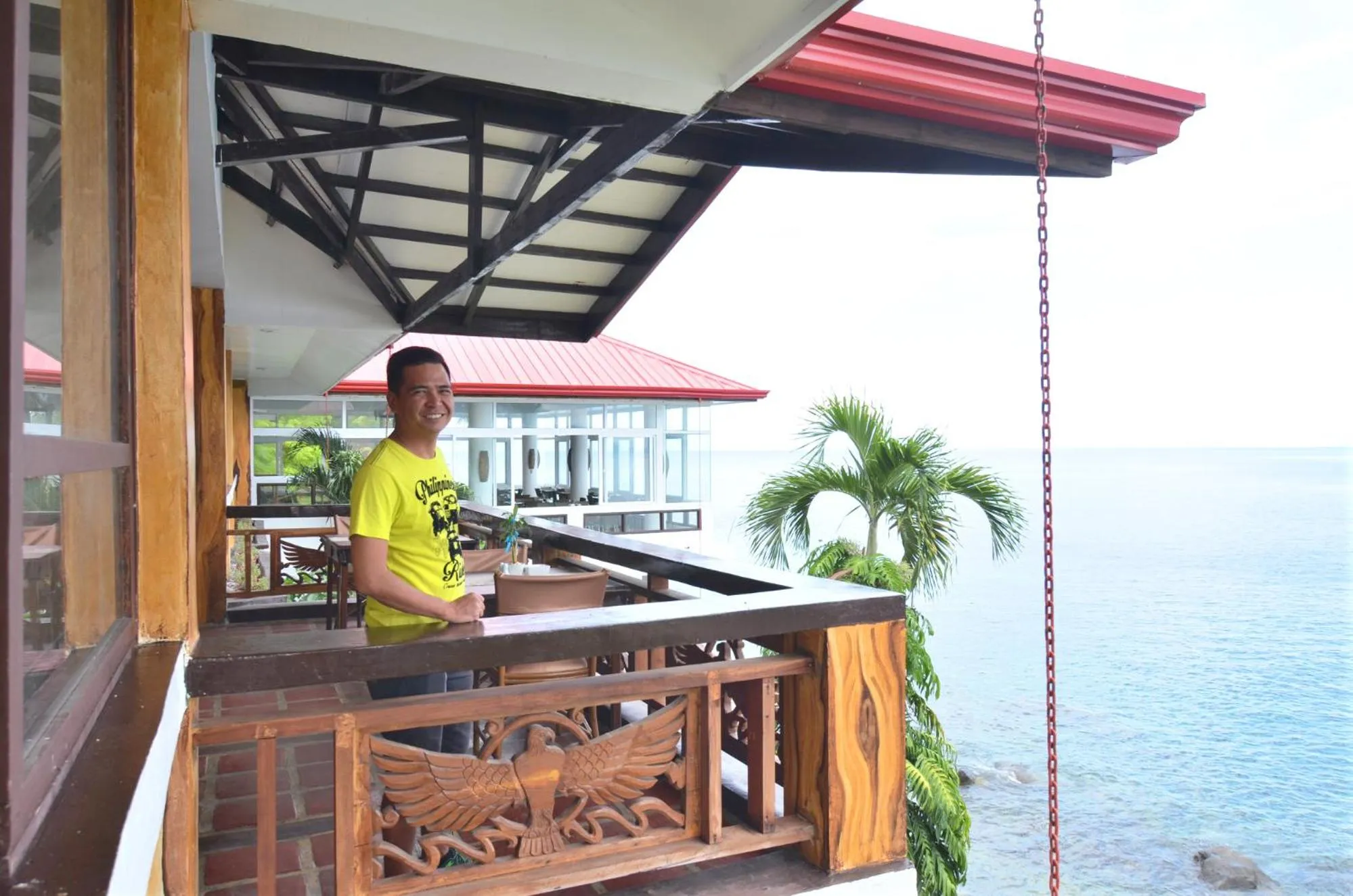 Restaurant/places to eat in Eagle Point Beach and Dive Resort