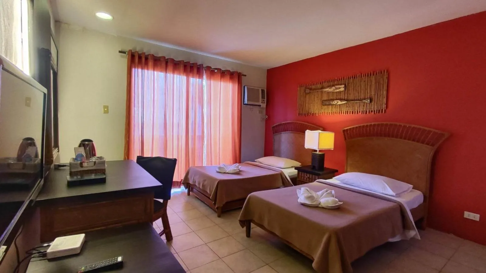 Bedroom, Bed in Eagle Point Beach and Dive Resort