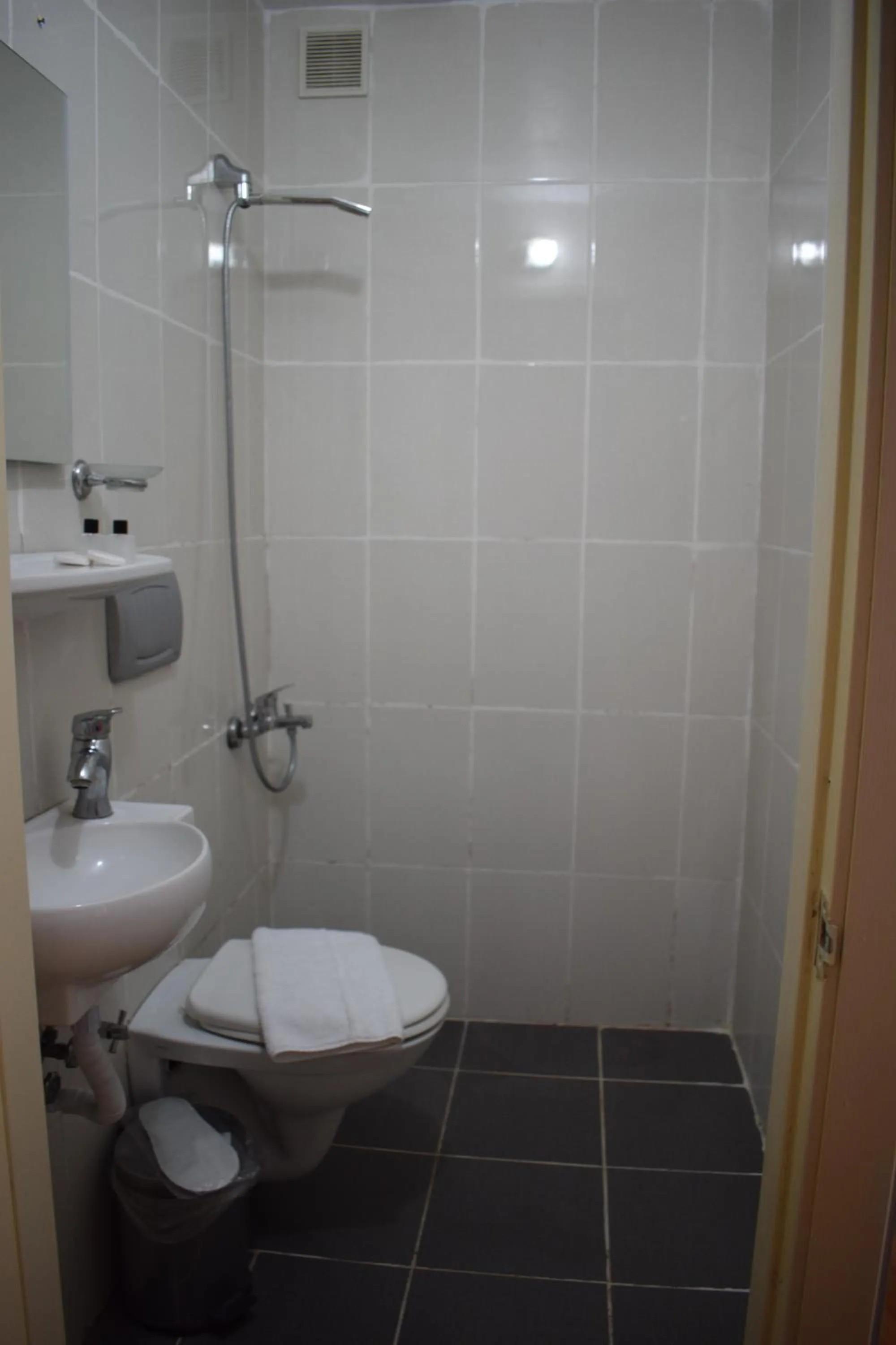 Shower in Sur Istanbul Hotel