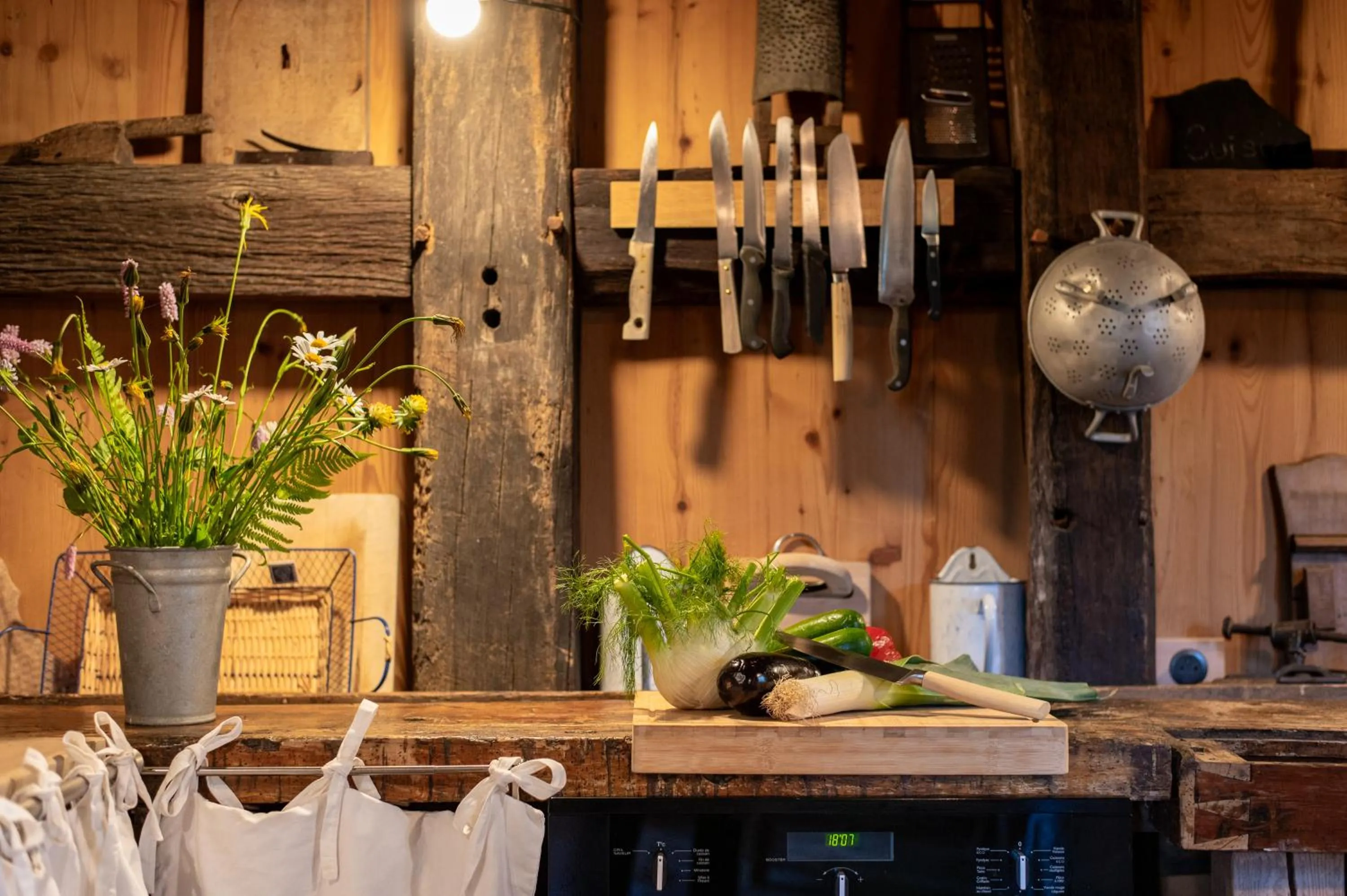 Kitchen or kitchenette in La Grange d'Hannah - gîte & chambre d’hôtes de charme