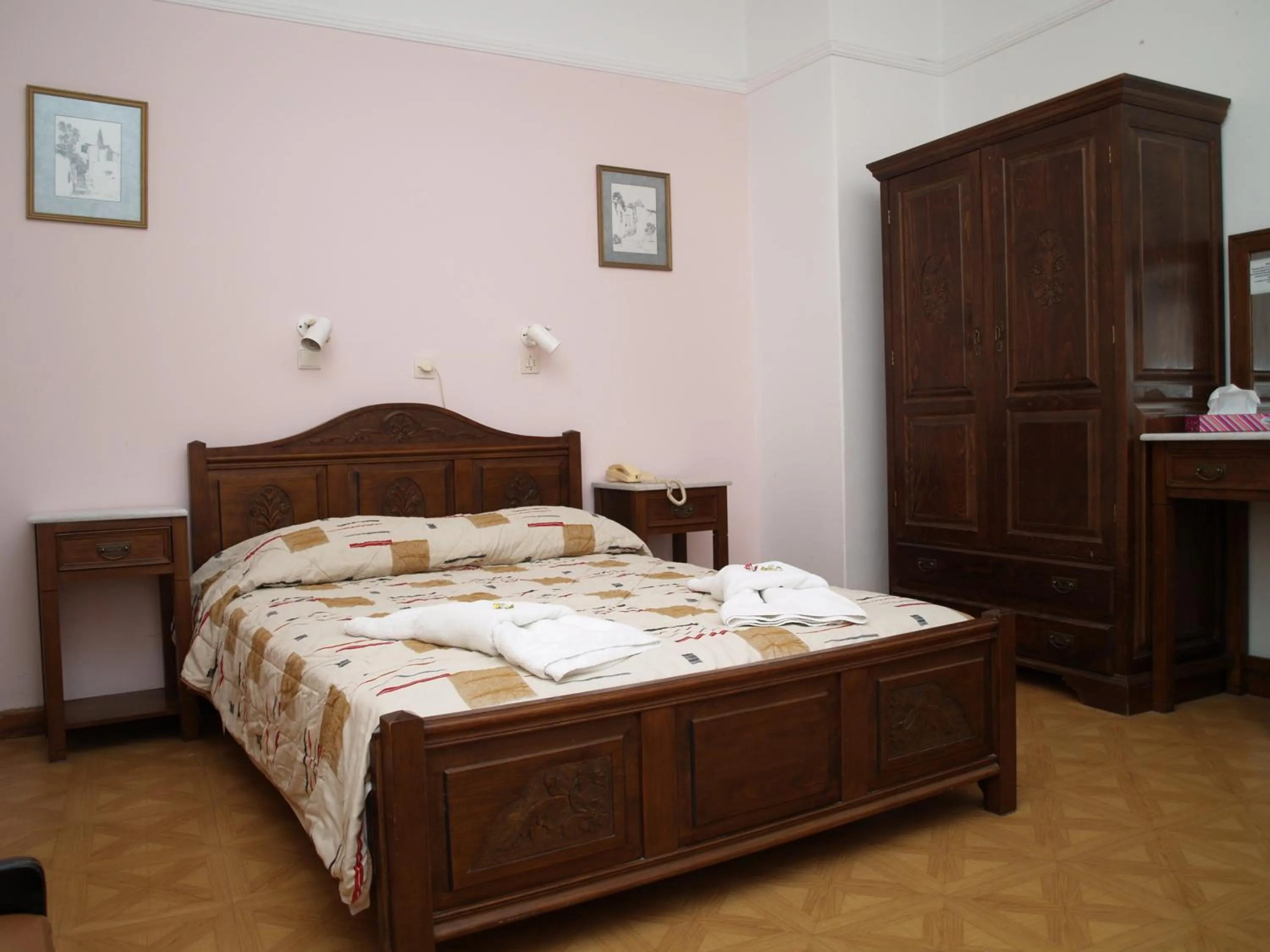 Photo of the whole room, Bed in Acropolis House