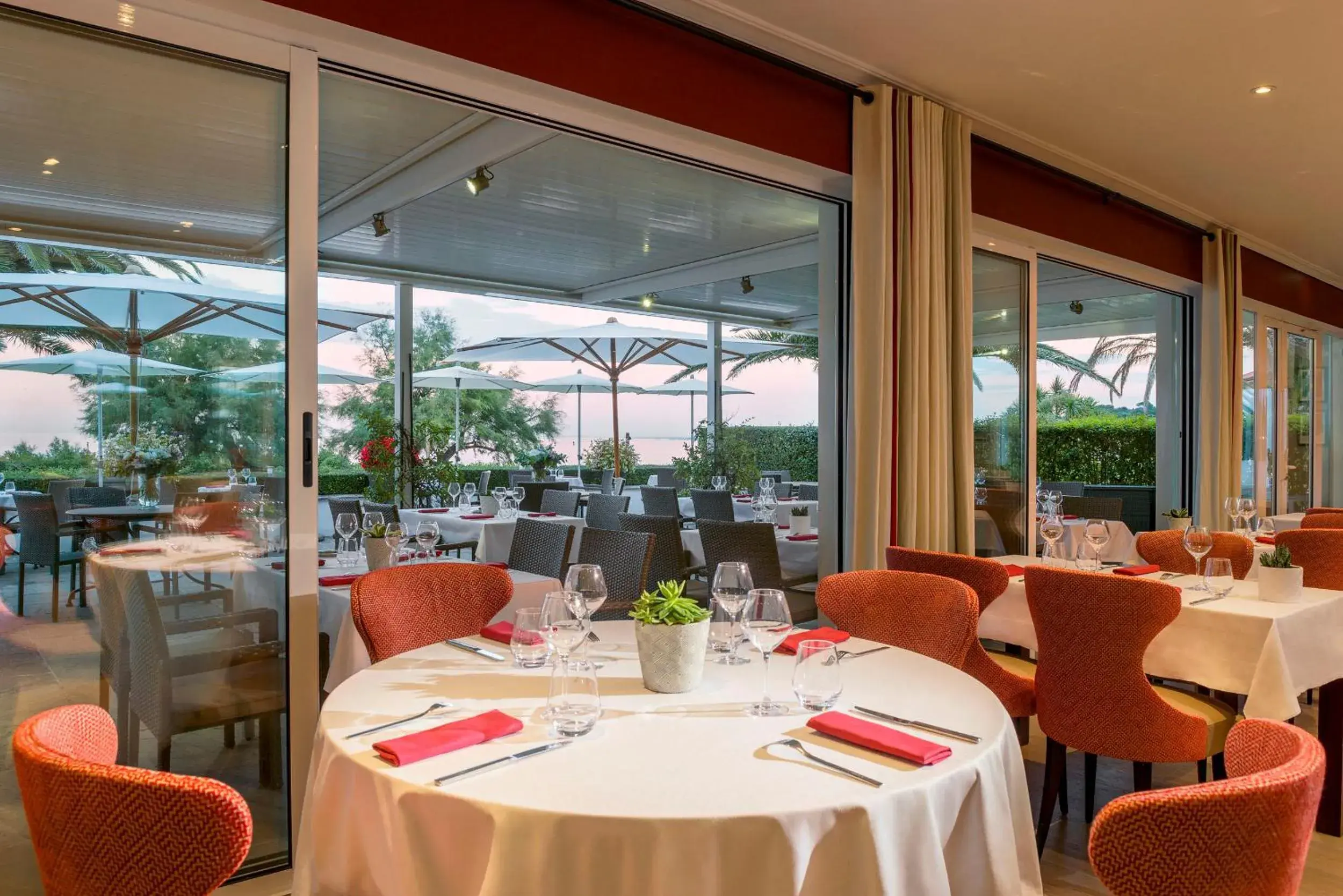 Restaurant/places to eat in Hôtel La Réserve Restaurant/places to eat in Hôtel La Réserve