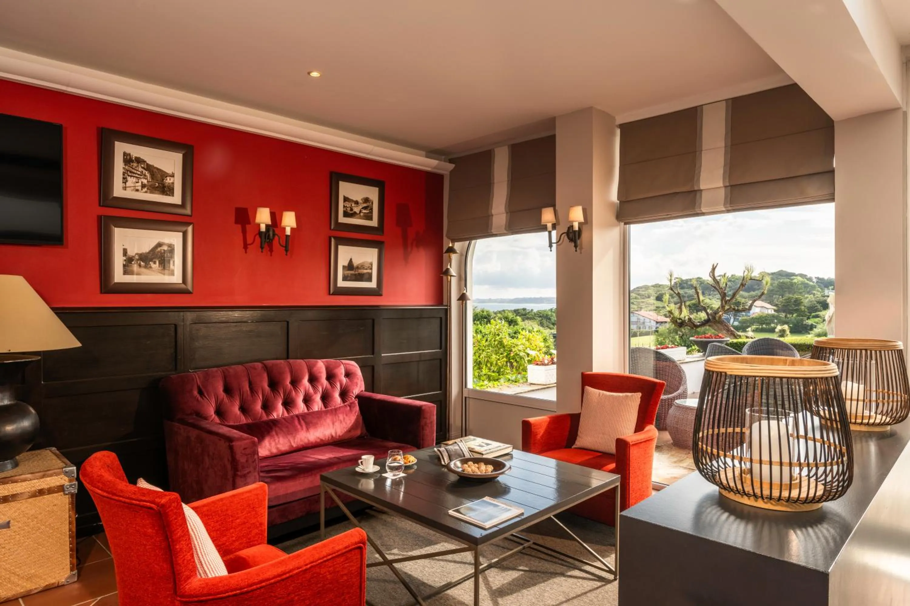 Lounge or bar in Hôtel La Réserve