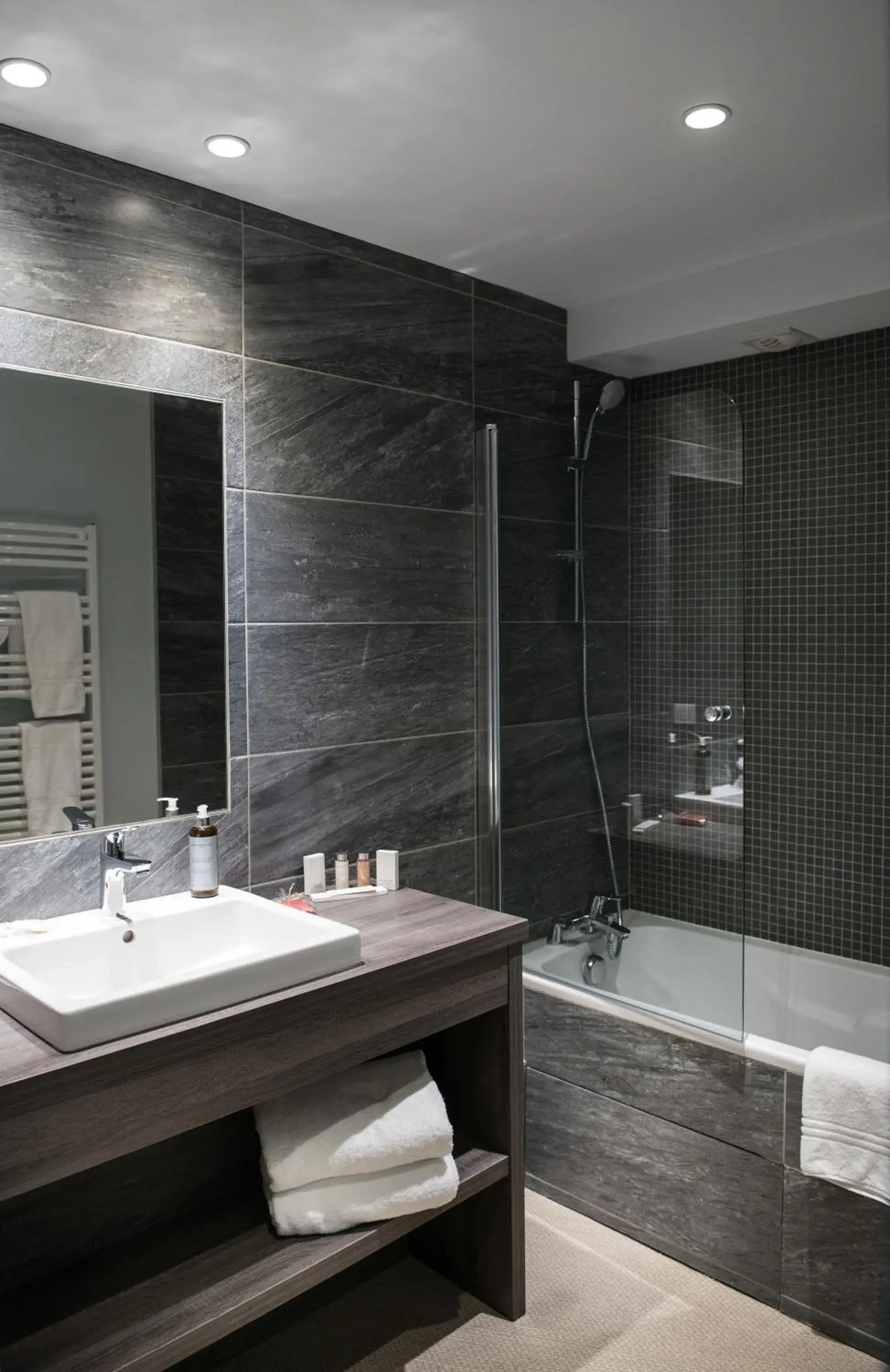 Bathroom in Hôtel La Réserve Bathroom in Hôtel La Réserve