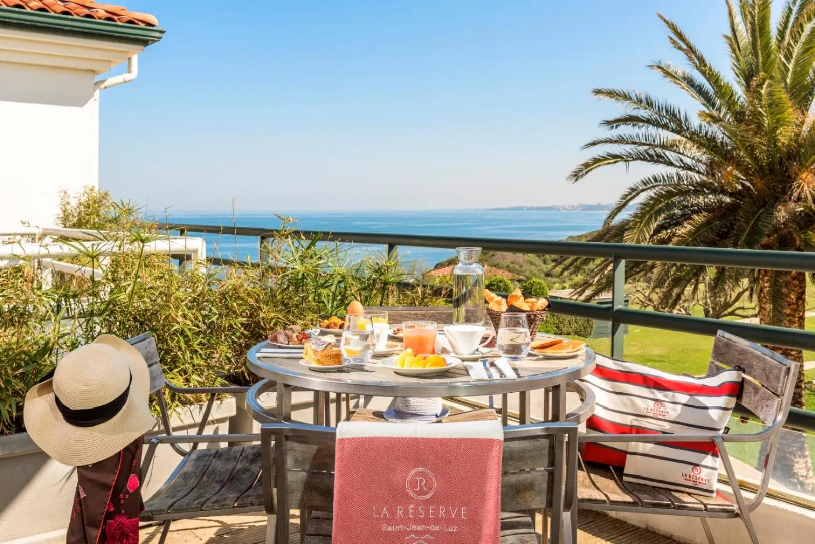 Balcony/Terrace in Hôtel La Réserve