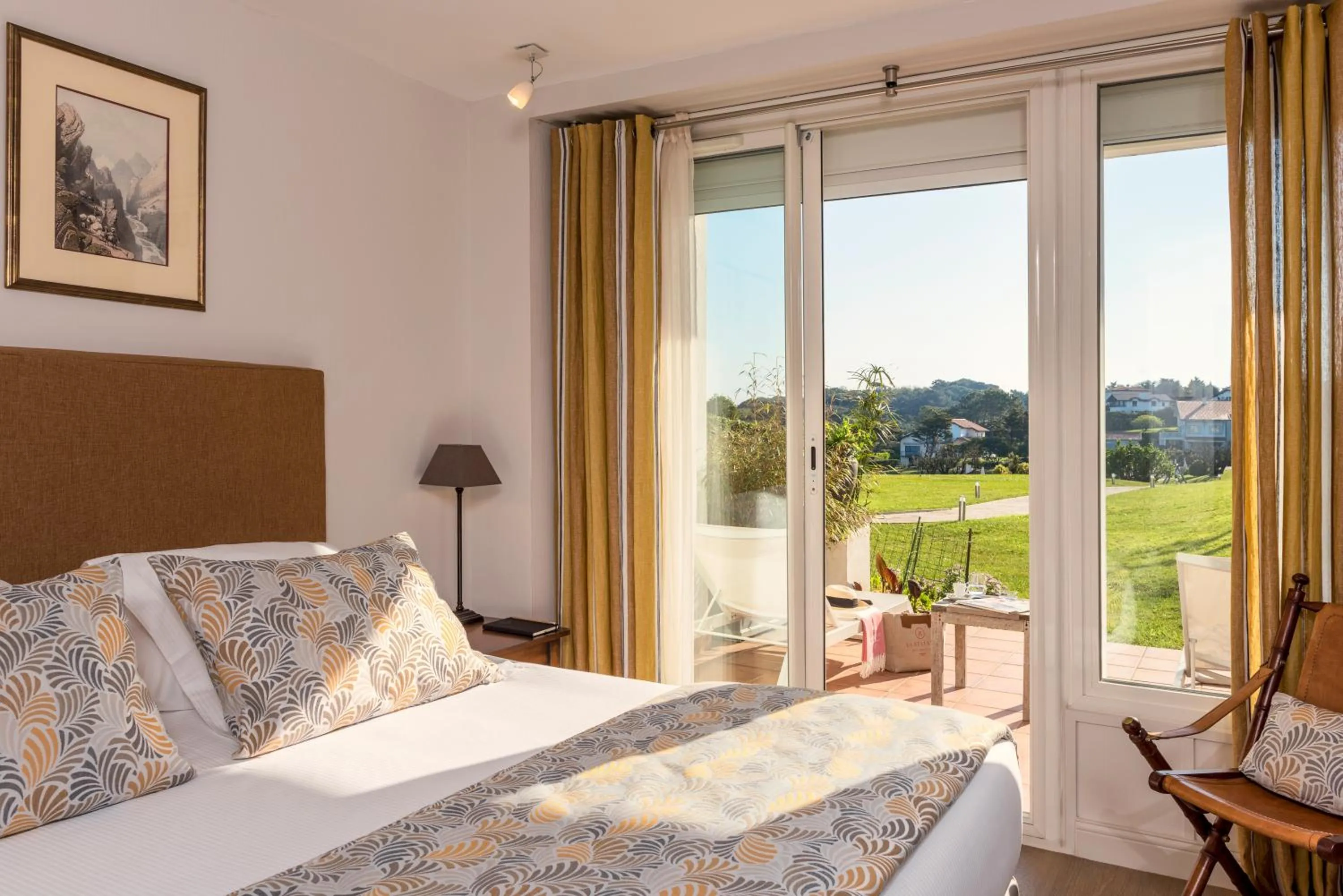 Bed in Hôtel La Réserve