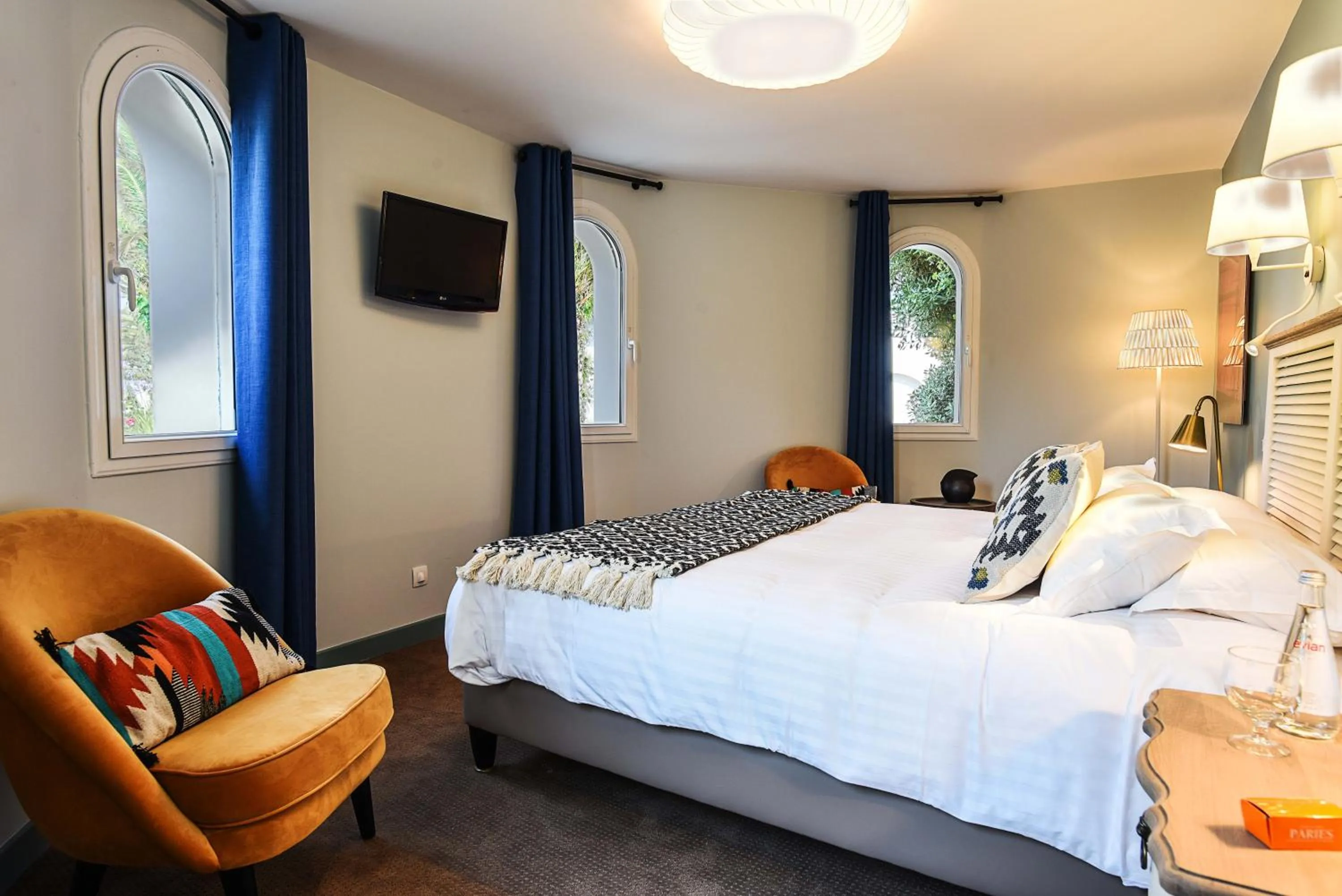 Bedroom in Hôtel La Réserve