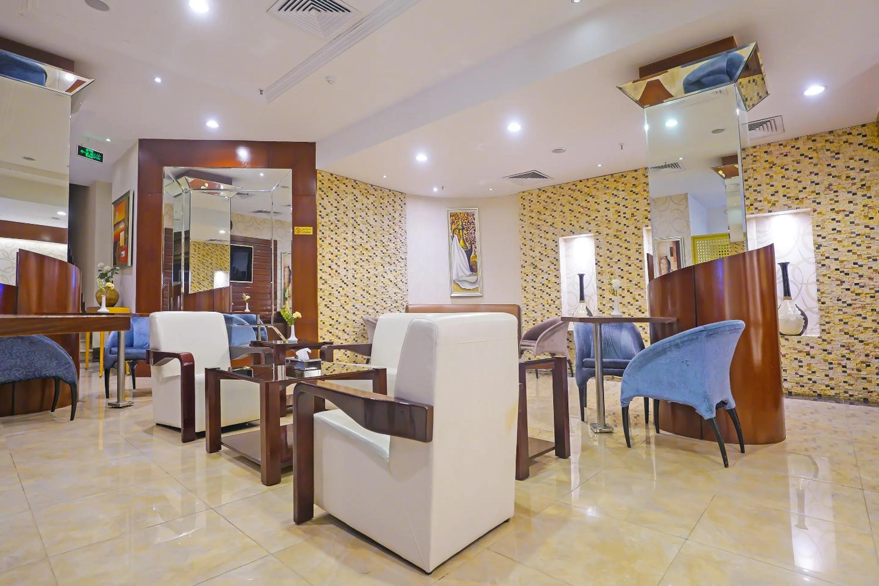 Restaurant/places to eat in Garden Palace Hotel