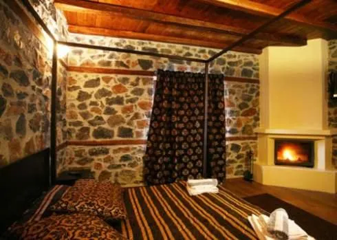 Photo of the whole room, Bed in Gioras Hotel