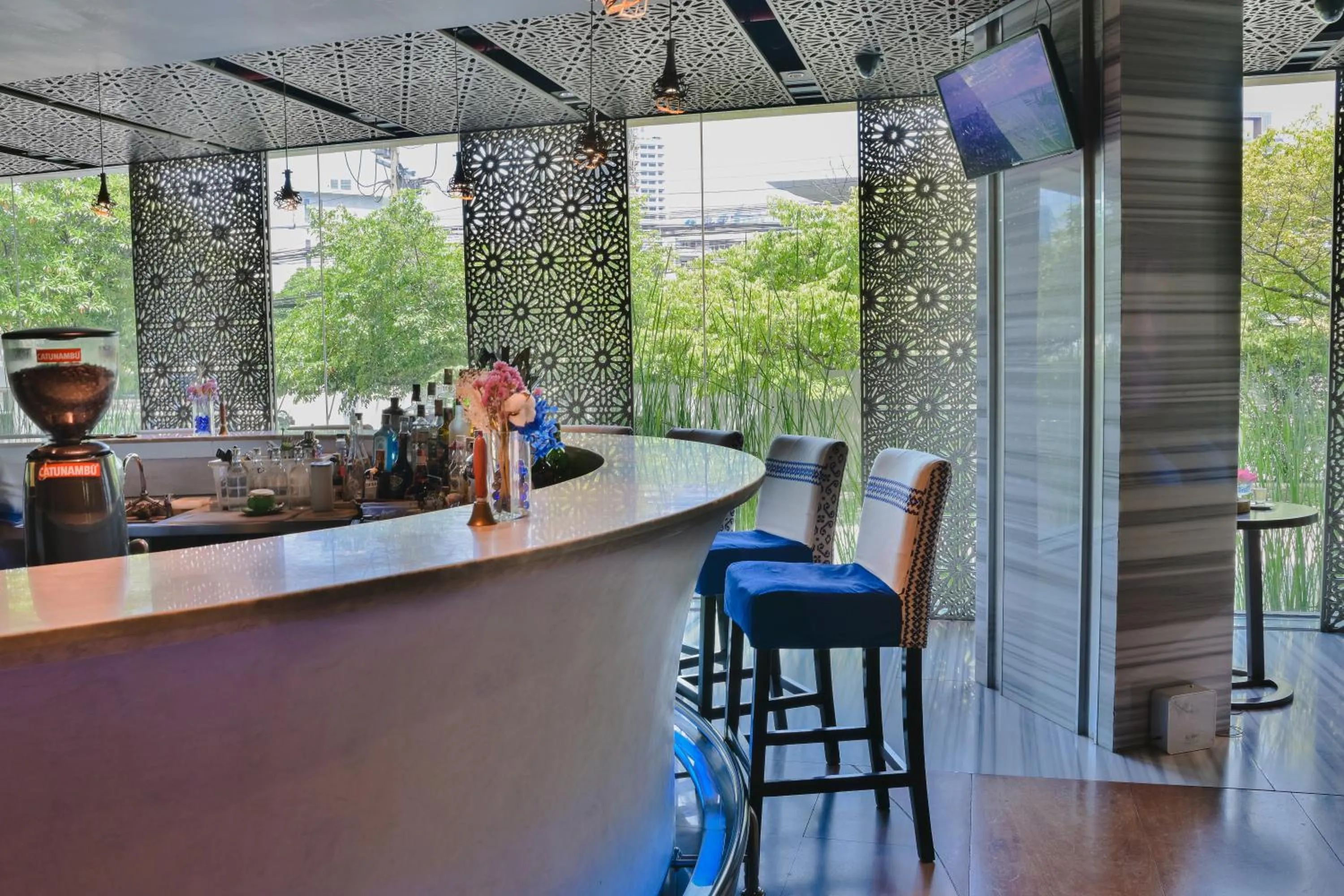 Lounge or bar in TUI BLUE Maduzi Hotel Bangkok
