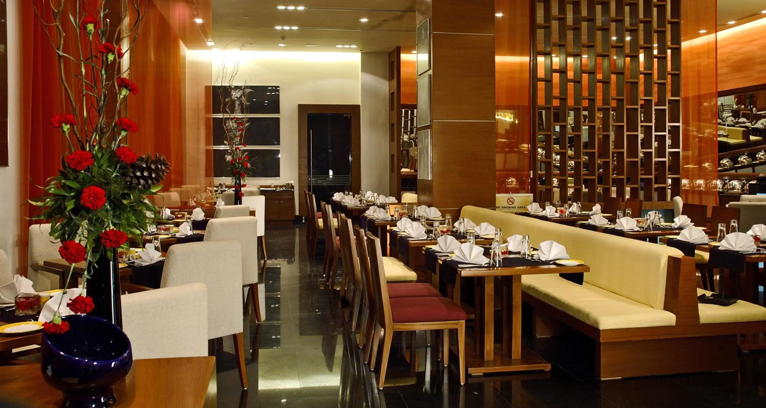 Restaurant/places to eat in Fortune Select Global, Gurugram - Member ITC Hotels' Group