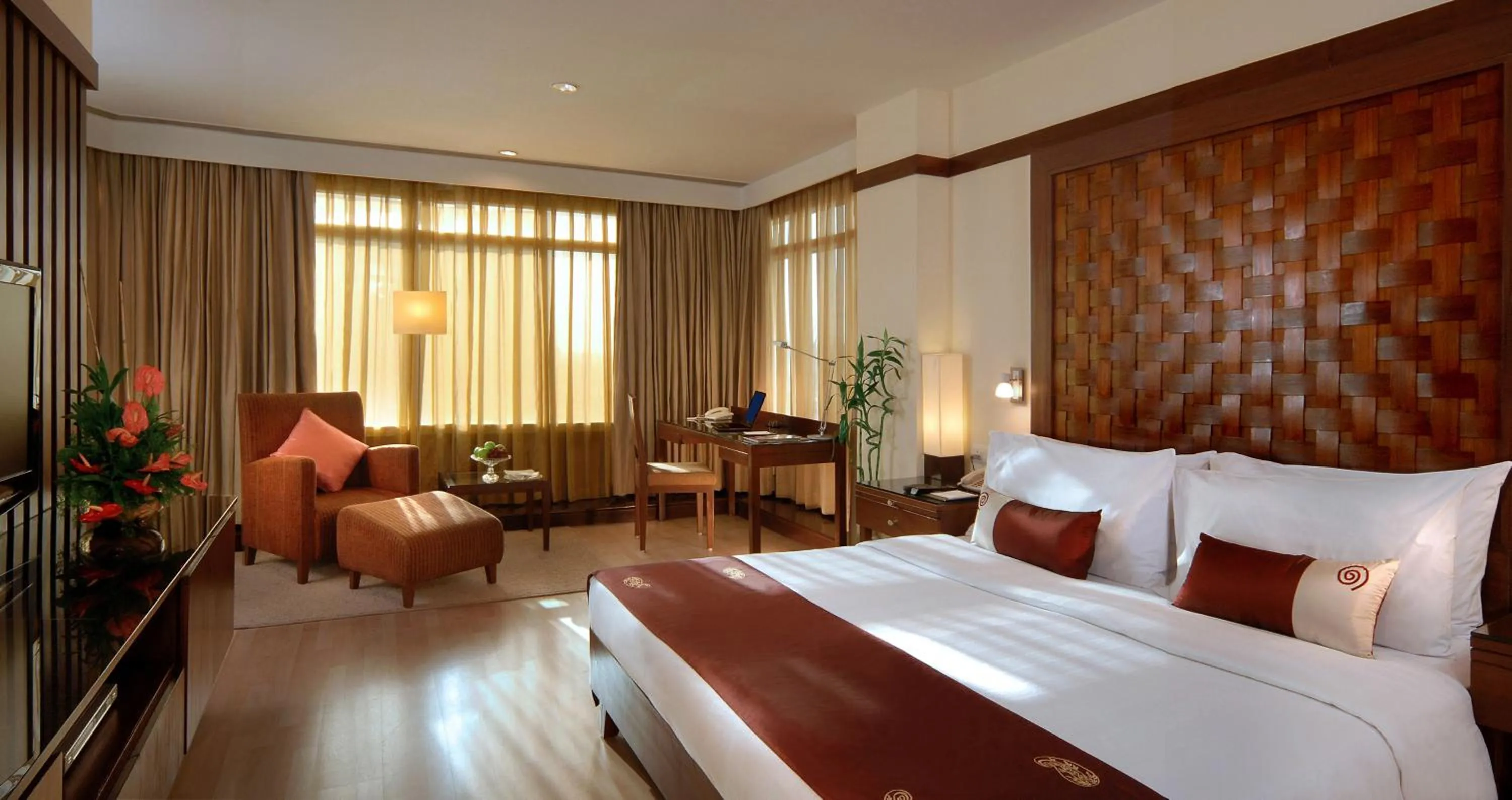 Photo of the whole room, Bed in Fortune Select Global, Gurugram - Member ITC Hotels' Group
