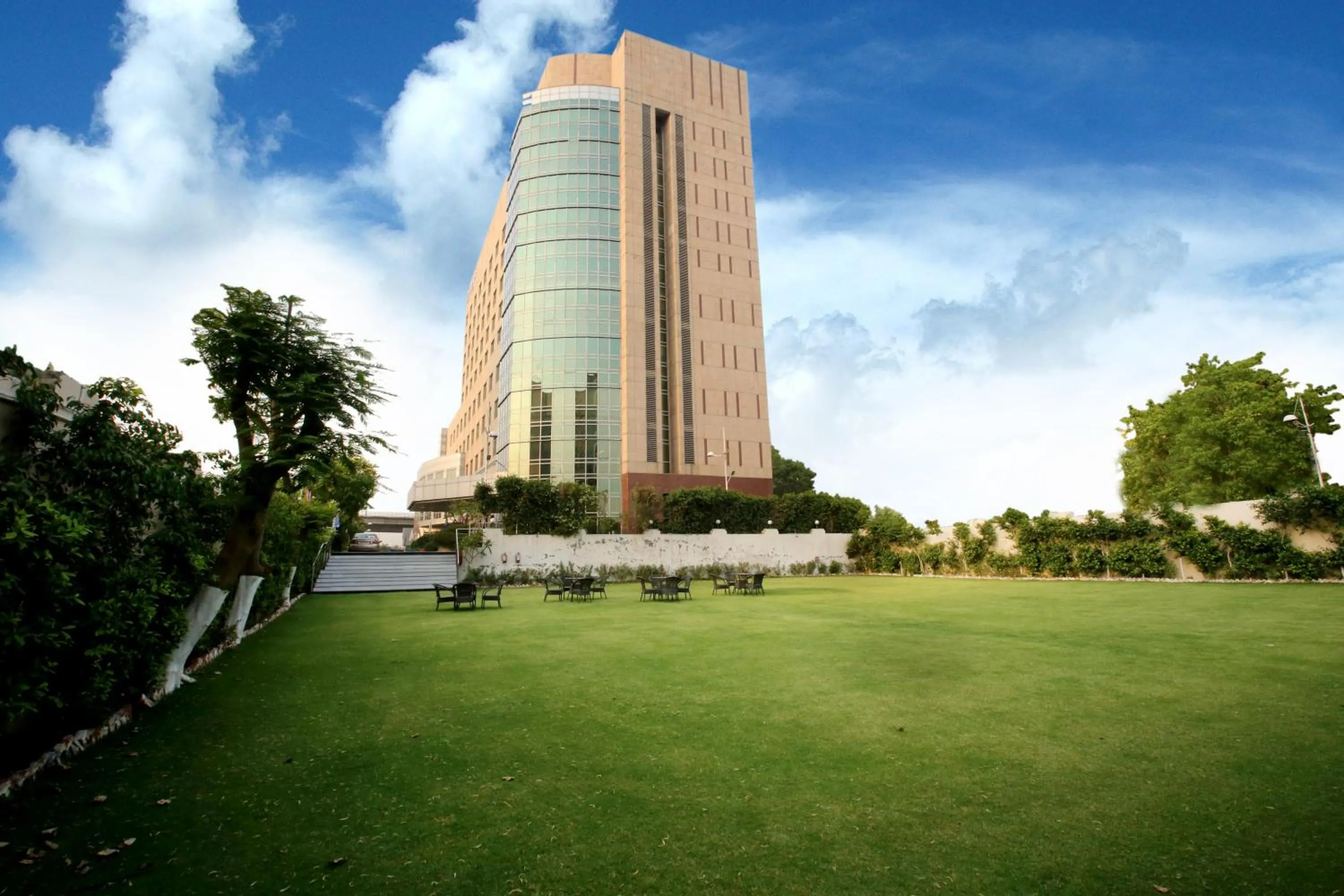 Property building in Fortune Select Global, Gurugram - Member ITC Hotels' Group