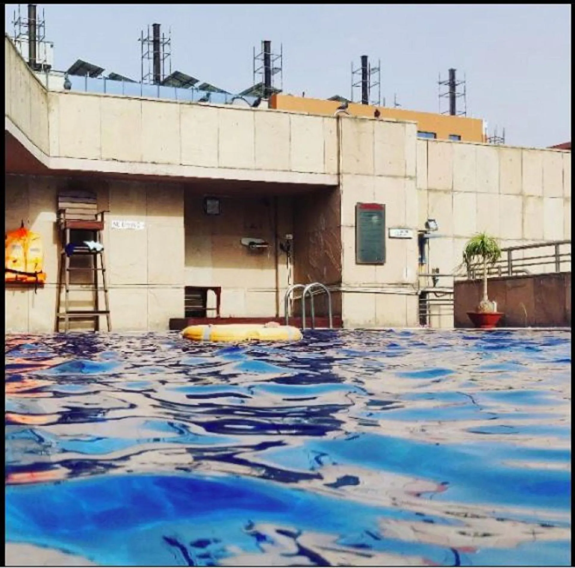 Swimming pool in Fortune Select Global, Gurugram - Member ITC Hotels' Group