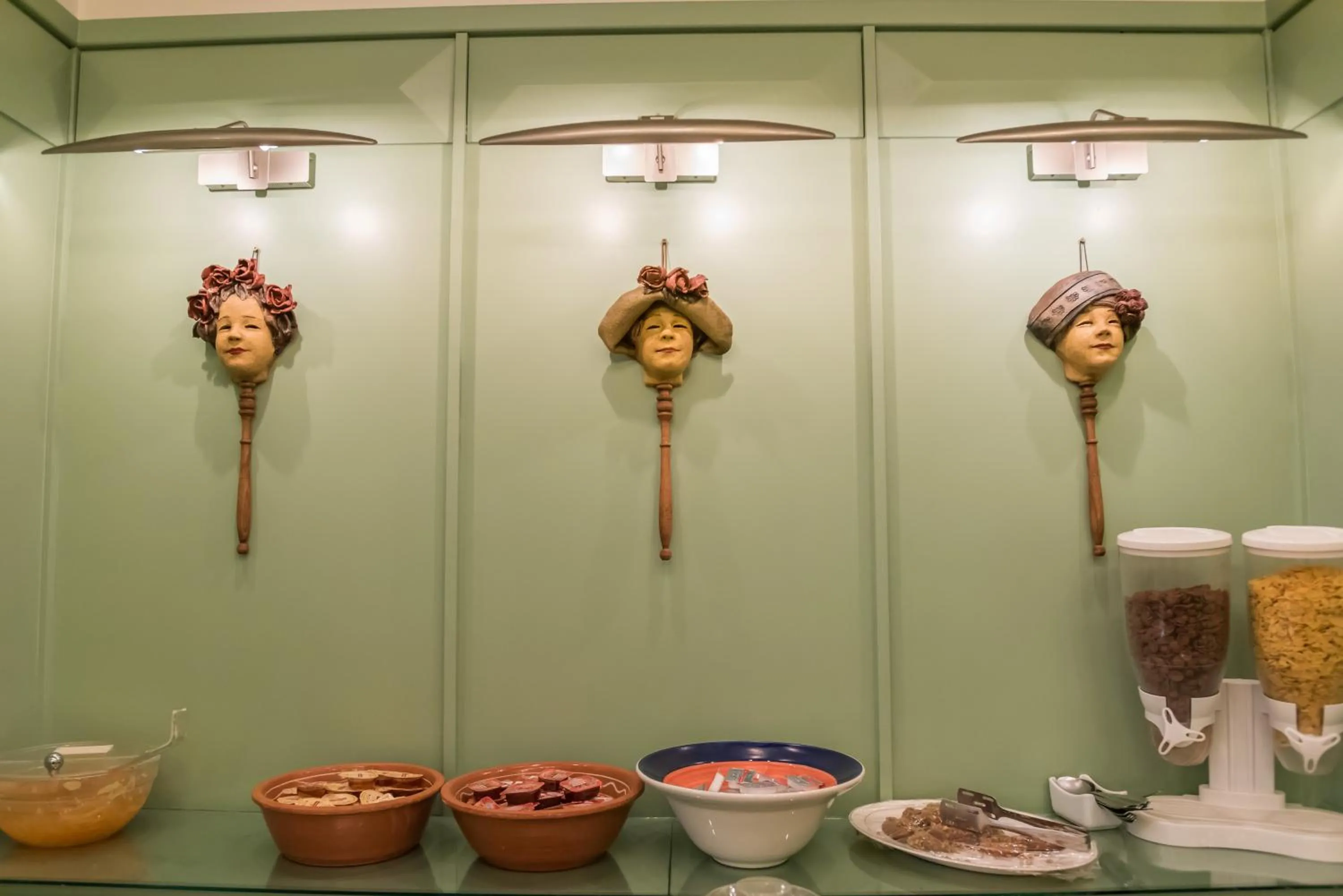 Restaurant/places to eat in City Hotel Apollonion