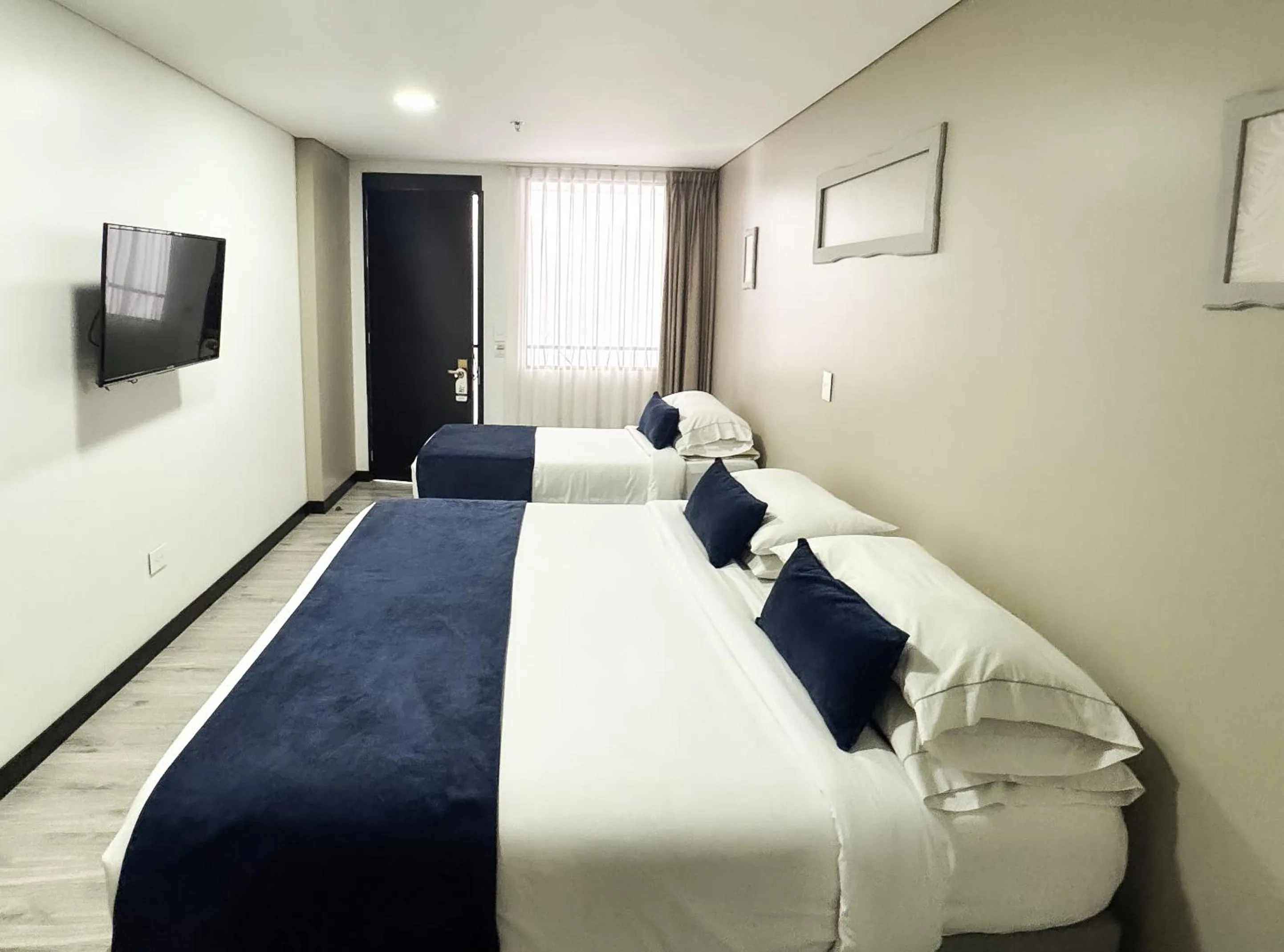 TV and multimedia, Bed in Hotel WLH Silver Bogota - White Lighthouse