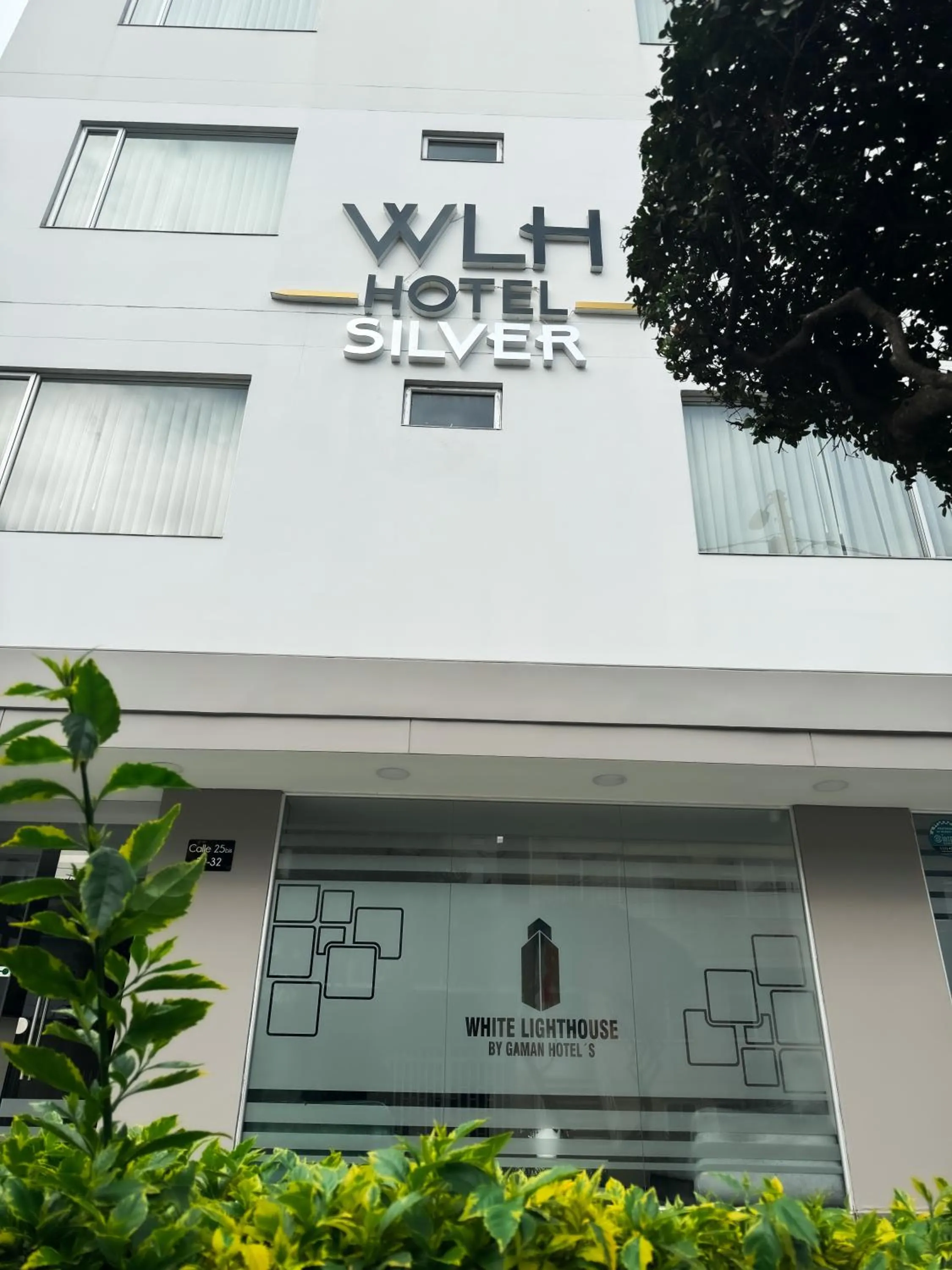 Property building in Hotel WLH Silver Bogota - White Lighthouse