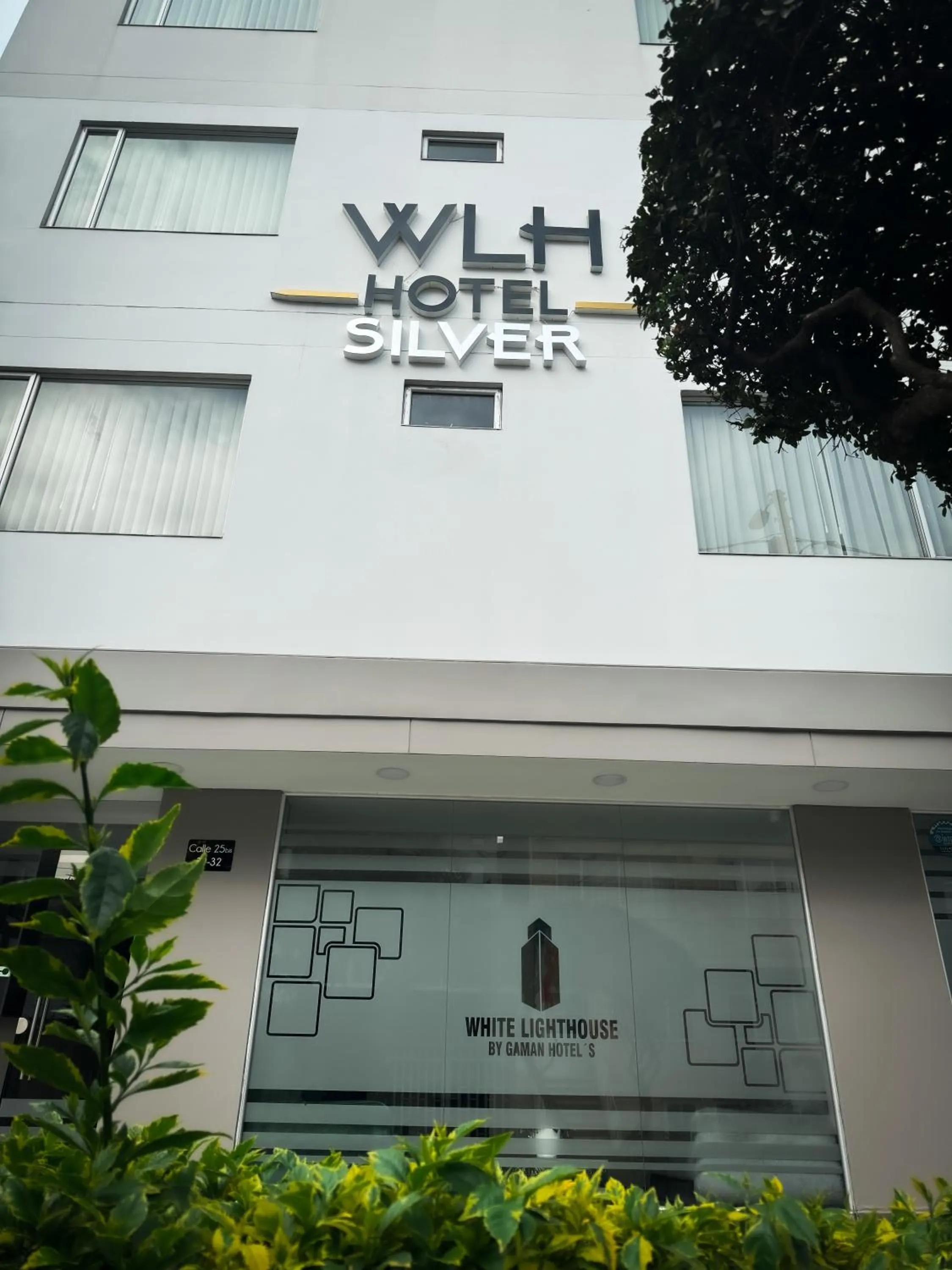 Property building in Hotel WLH Silver Bogota - White Lighthouse