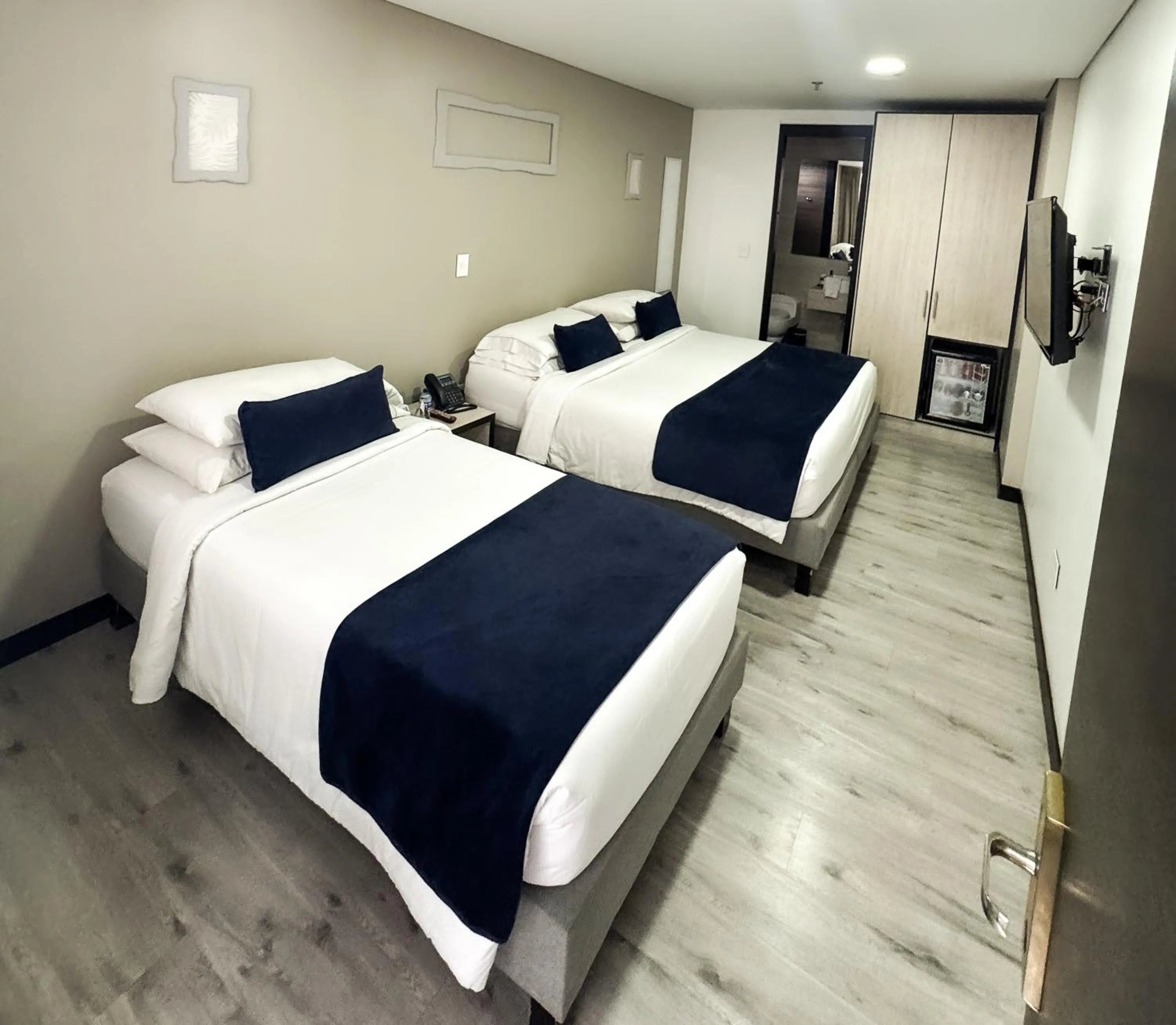 Photo of the whole room, Bed in Hotel WLH Silver Bogota - White Lighthouse