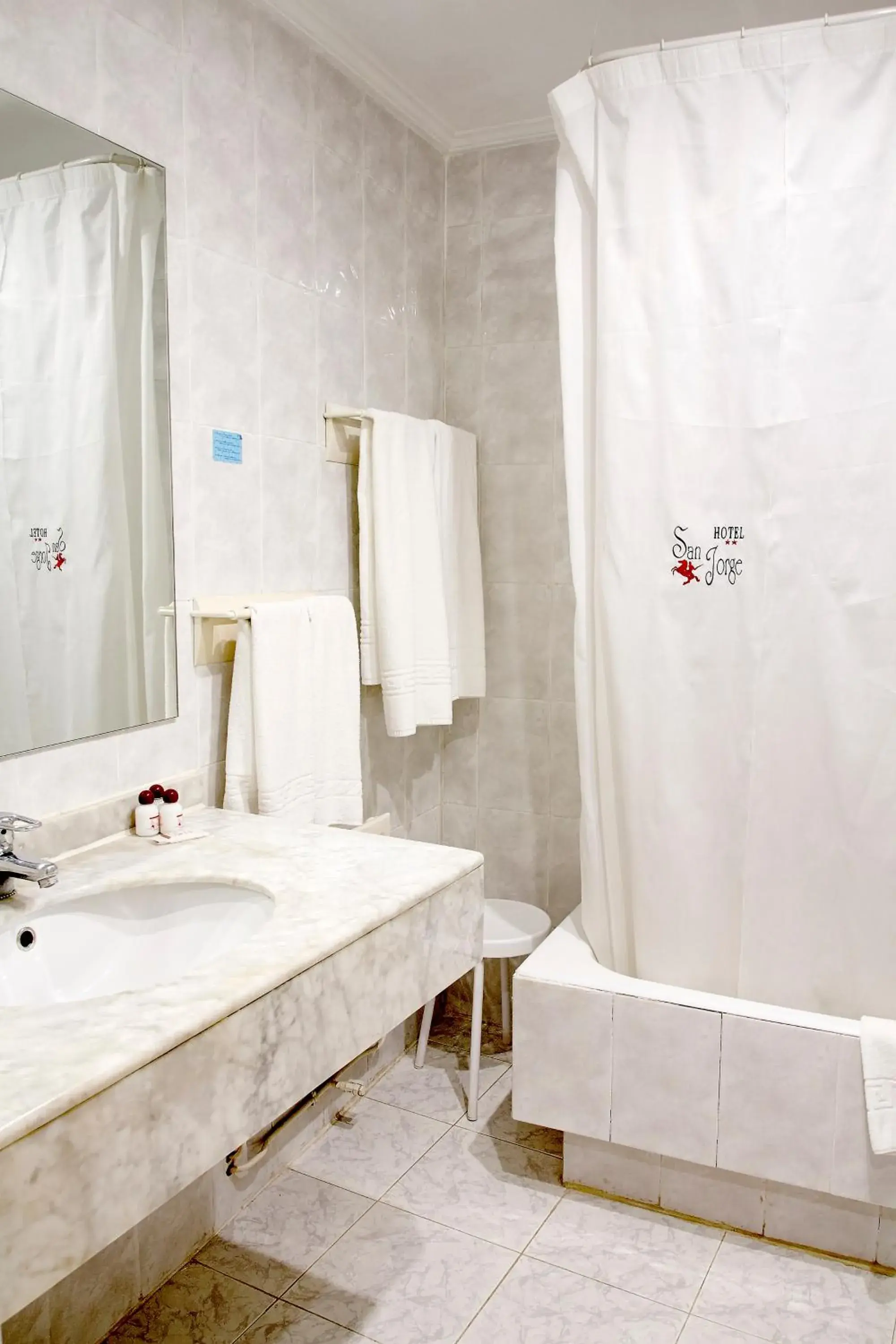 Double or Twin Room in Hotel San Jorge Double or Twin Room in Hotel San Jorge