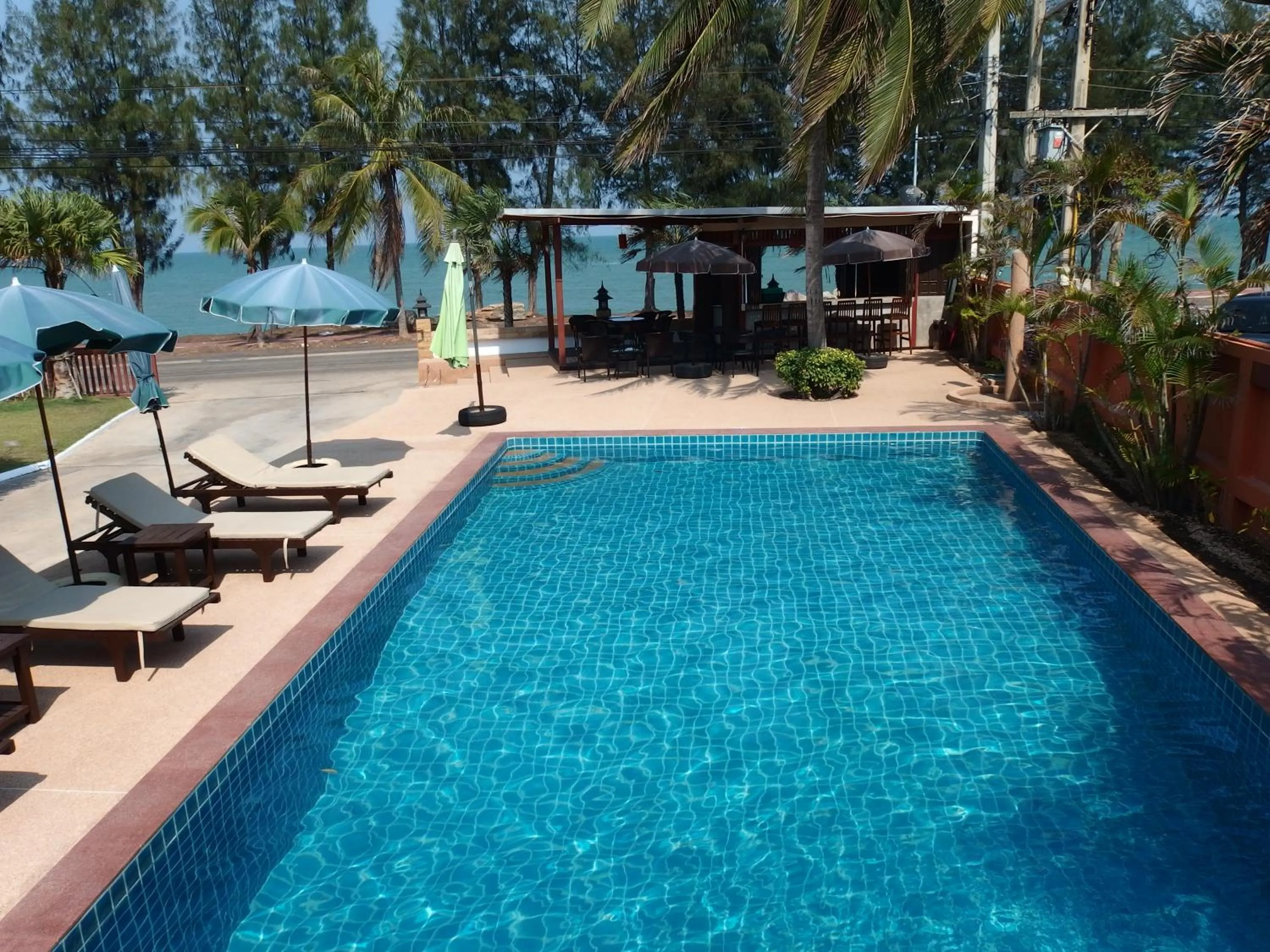 Swimming pool in Palm Beach Resort