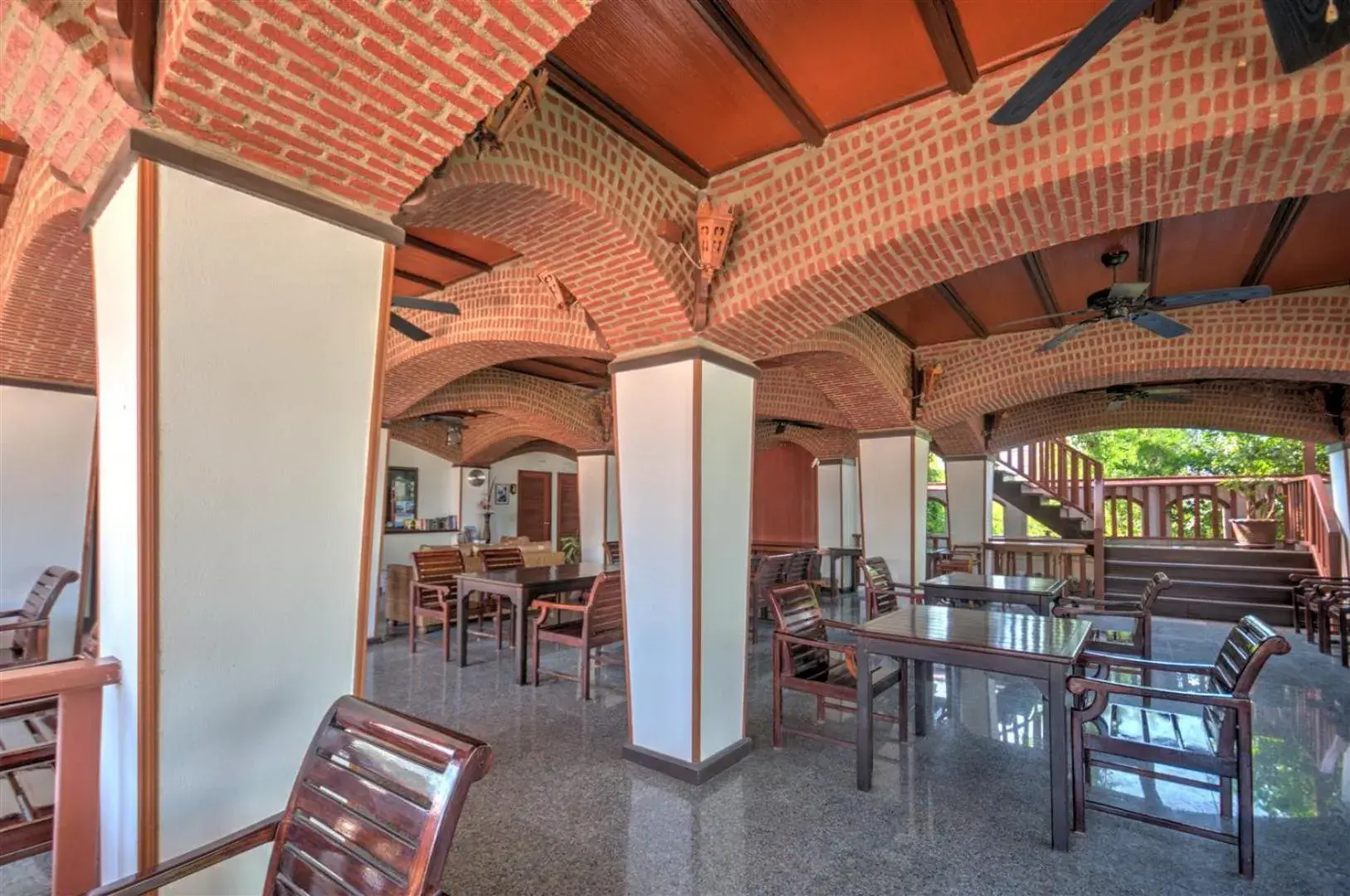 Restaurant/places to eat in Palm Beach Resort Restaurant/places to eat in Palm Beach Resort