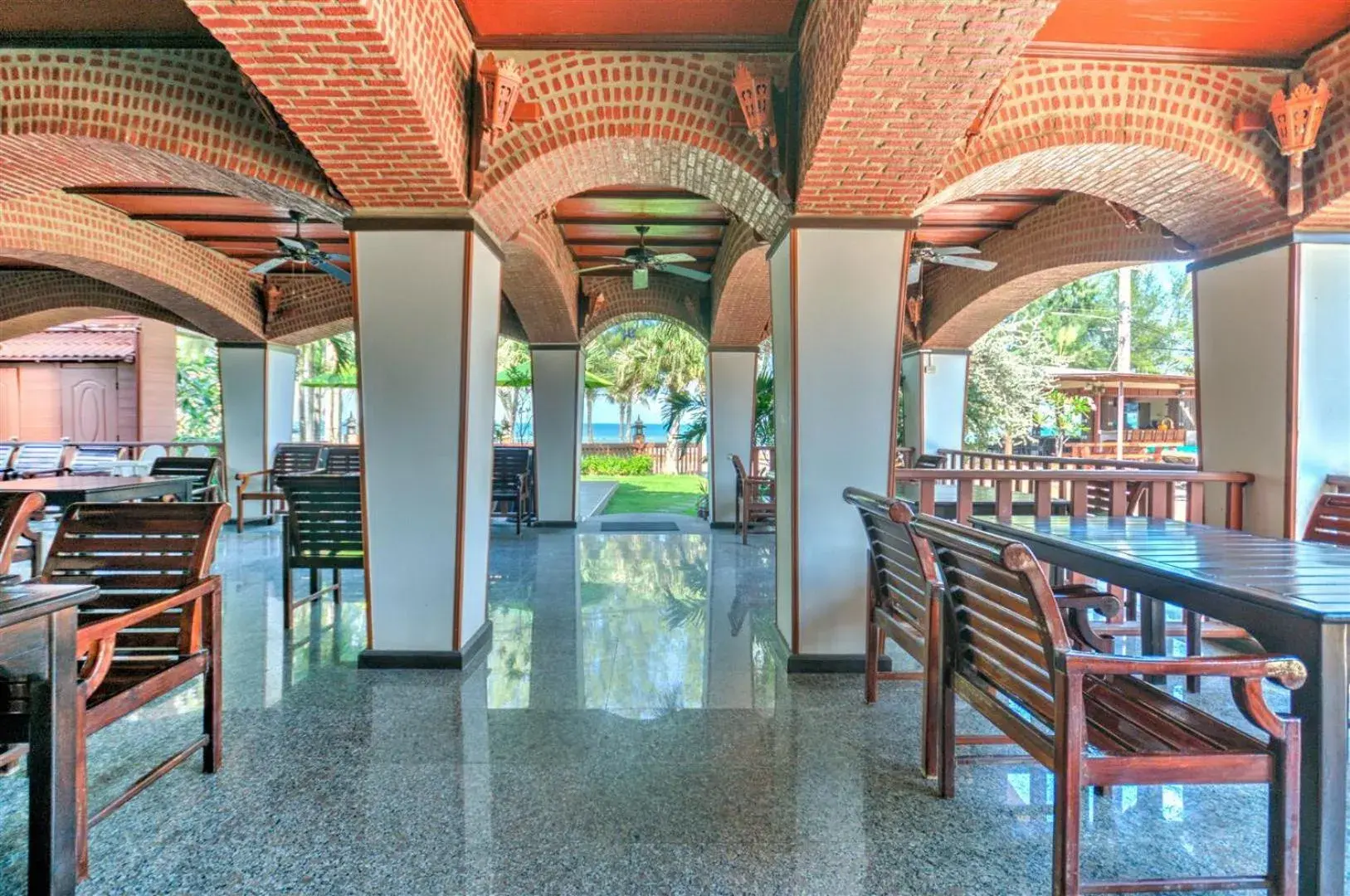 Restaurant/places to eat in Palm Beach Resort Restaurant/places to eat in Palm Beach Resort