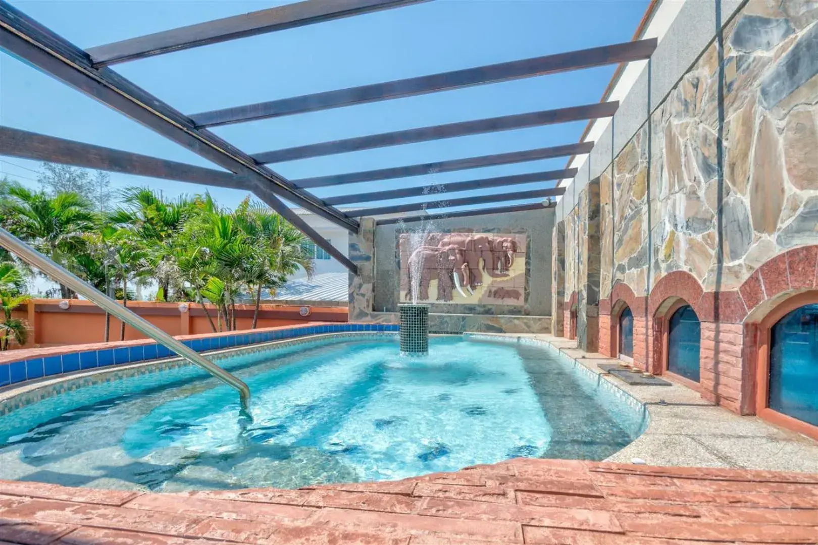 Swimming pool in Palm Beach Resort Swimming pool in Palm Beach Resort