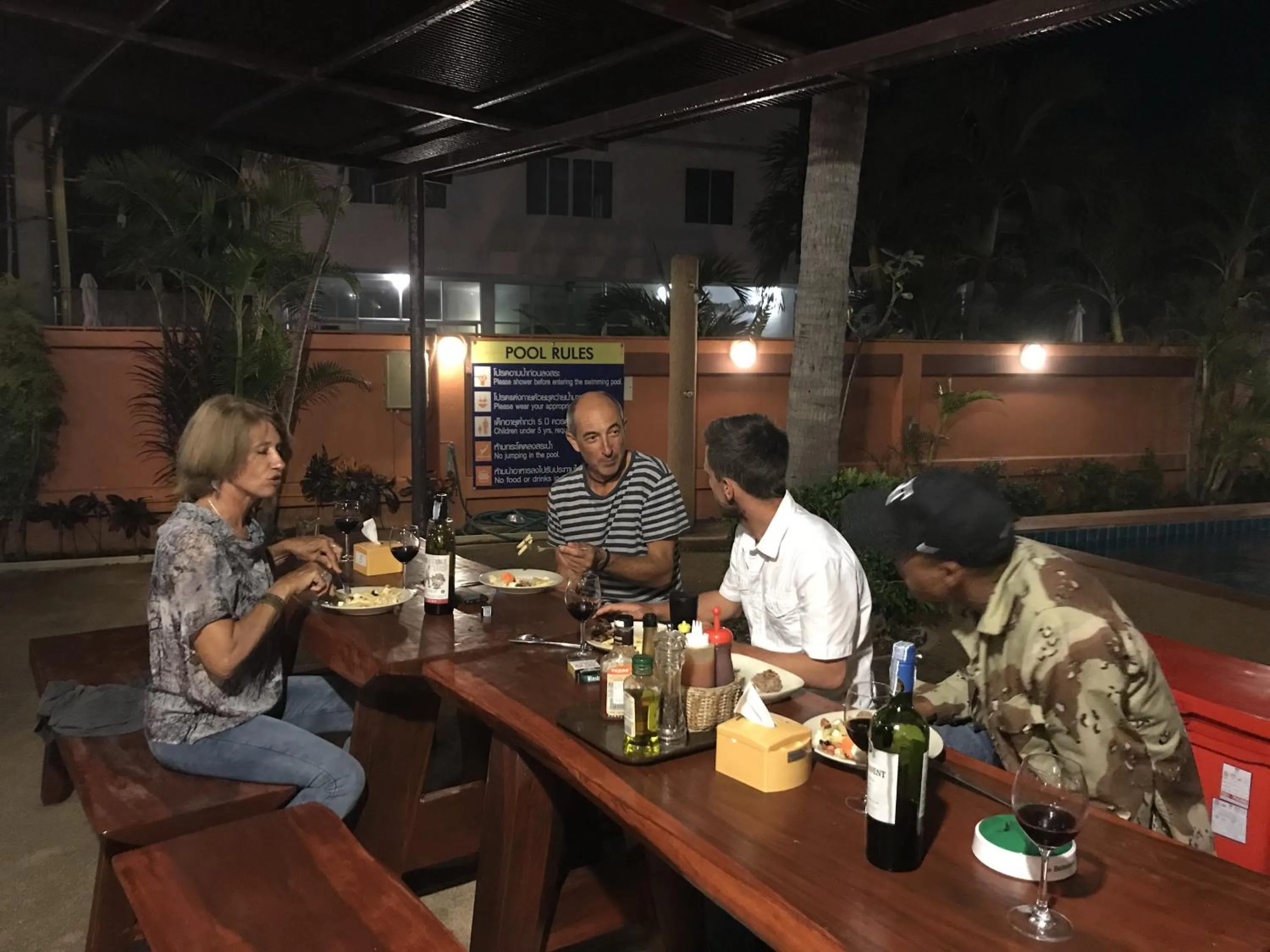 BBQ facilities in Palm Beach Resort